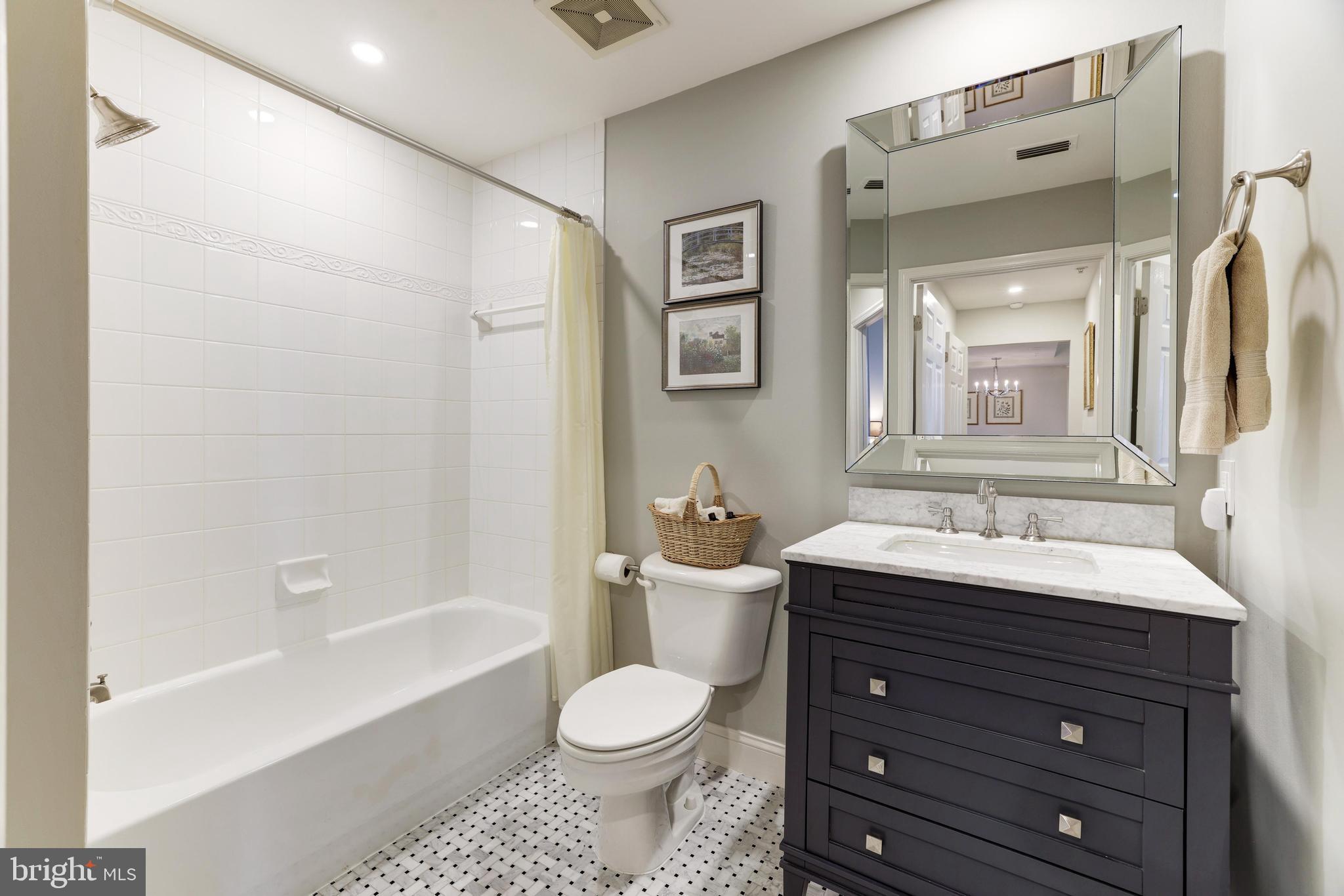 STRATFORD HOUSE - Residential