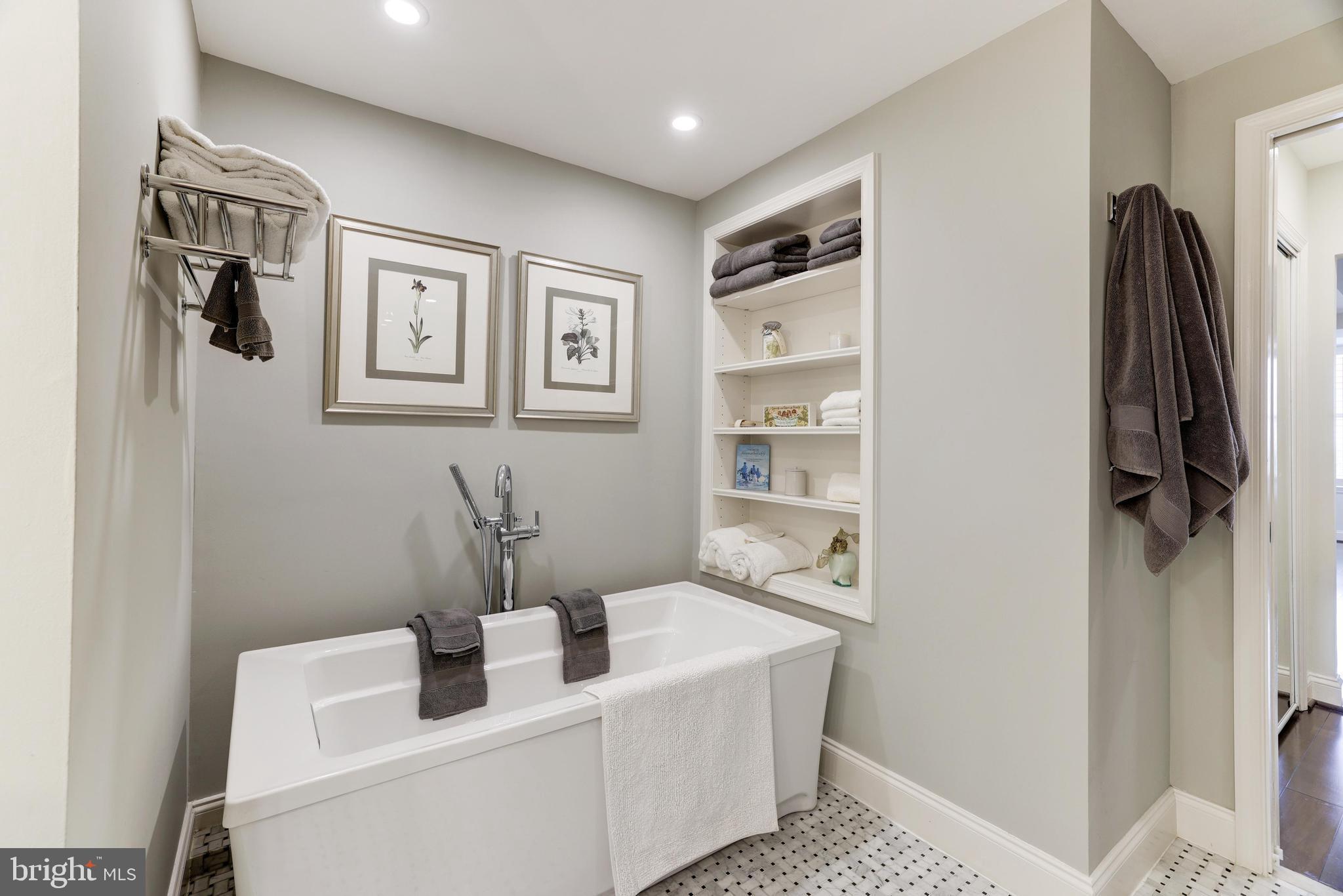 STRATFORD HOUSE - Residential