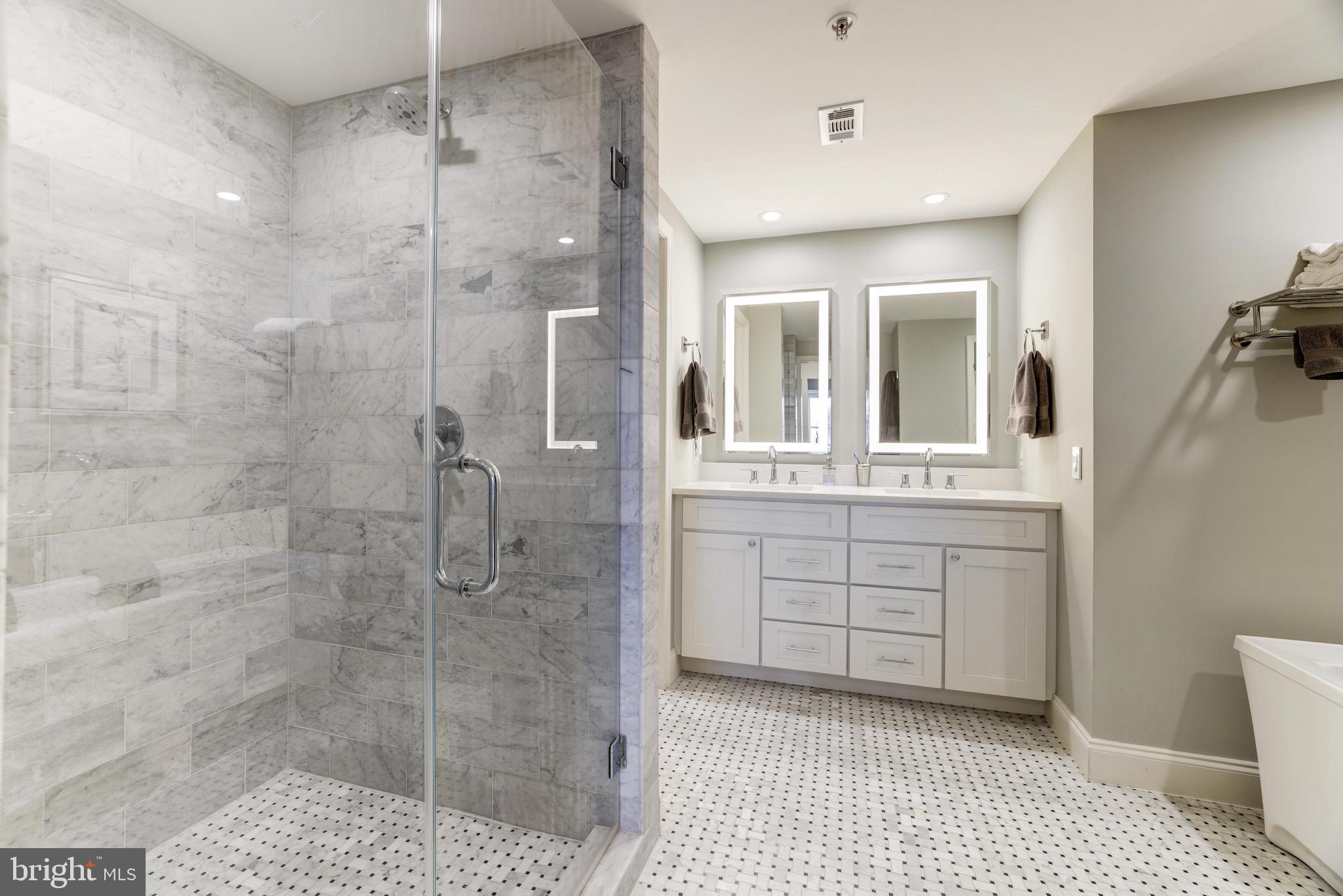 STRATFORD HOUSE - Residential