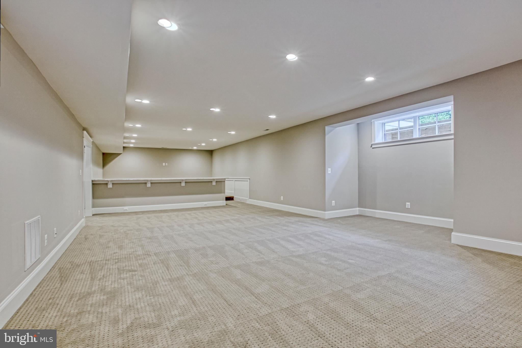 GRASS RIDGE - Residential