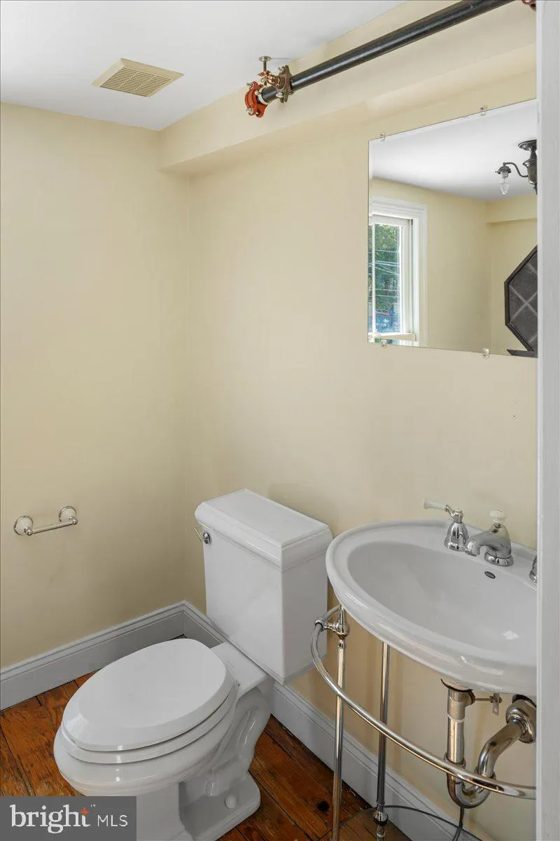 Newtown, Pennsylvania 18940, United States, ,Residential,Active,35181