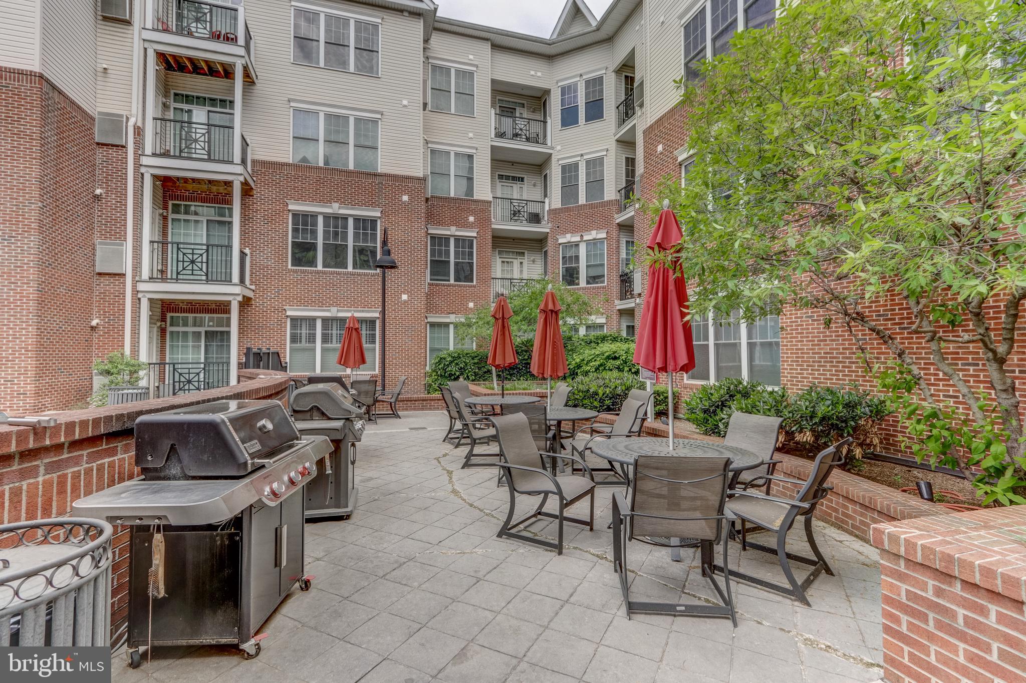 THE GRANDE AT RIVERVIEW - Residential