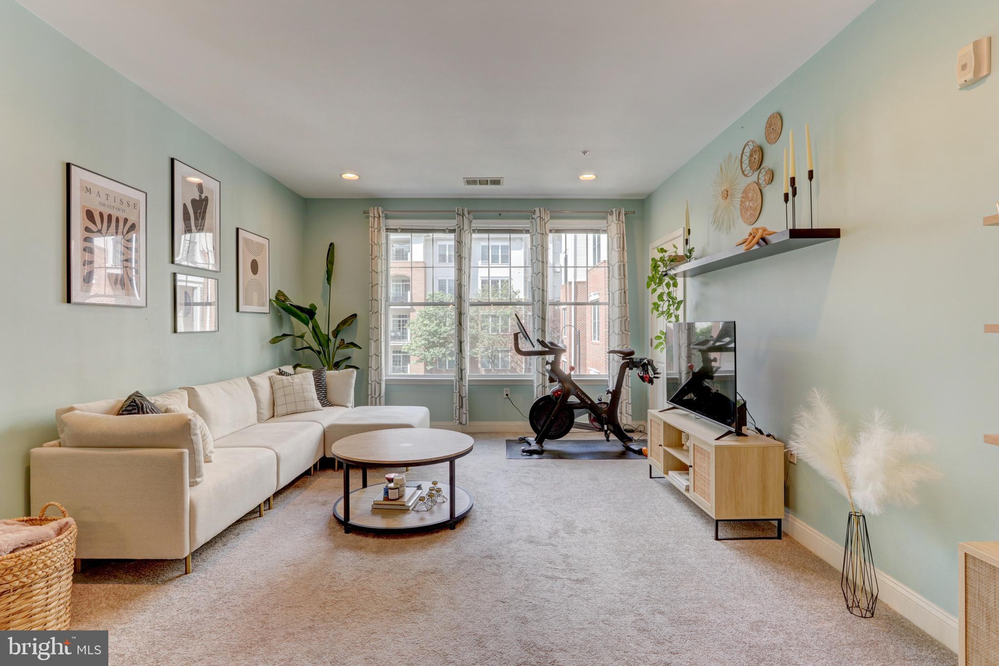 THE GRANDE AT RIVERVIEW - Residential