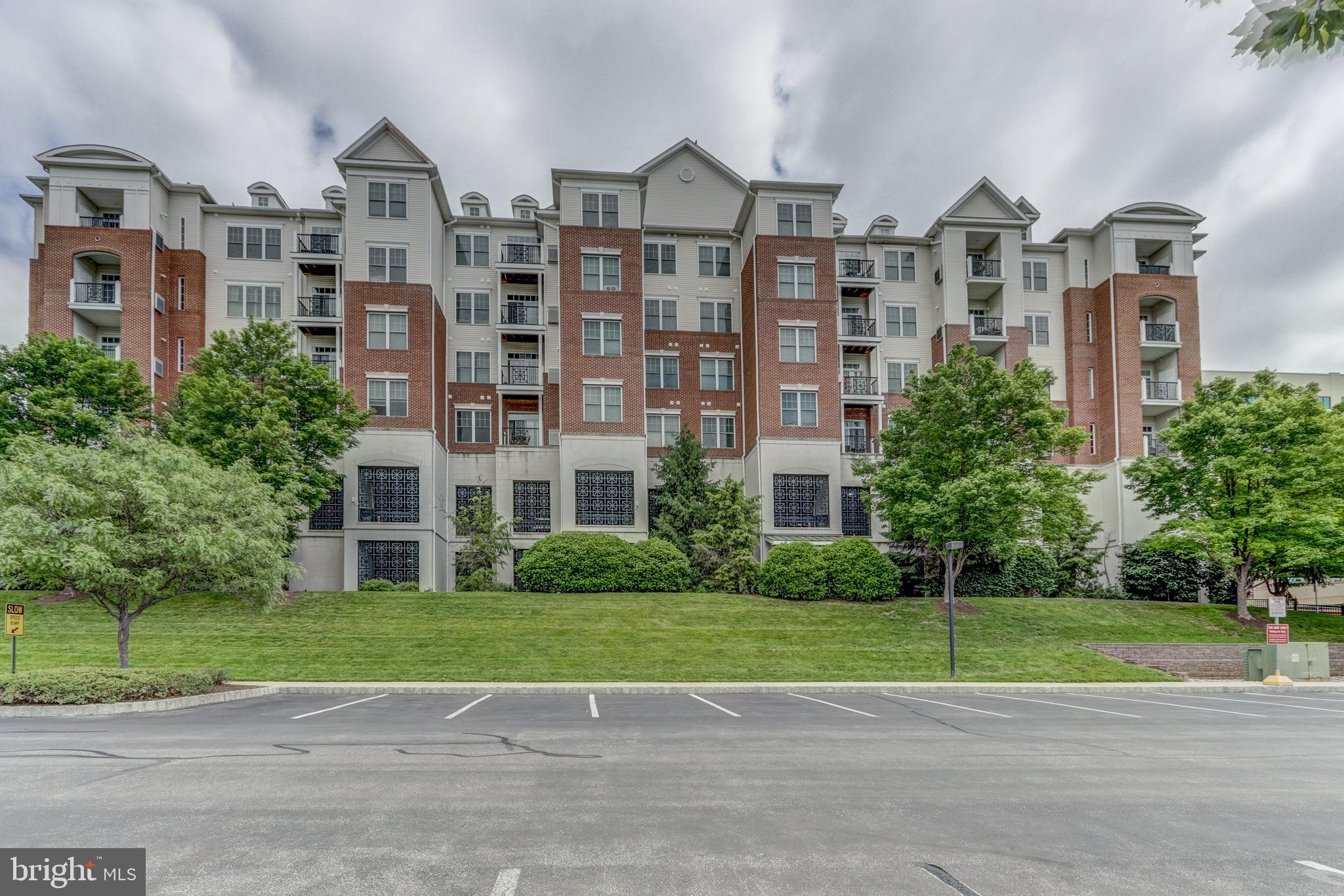 THE GRANDE AT RIVERVIEW - Residential