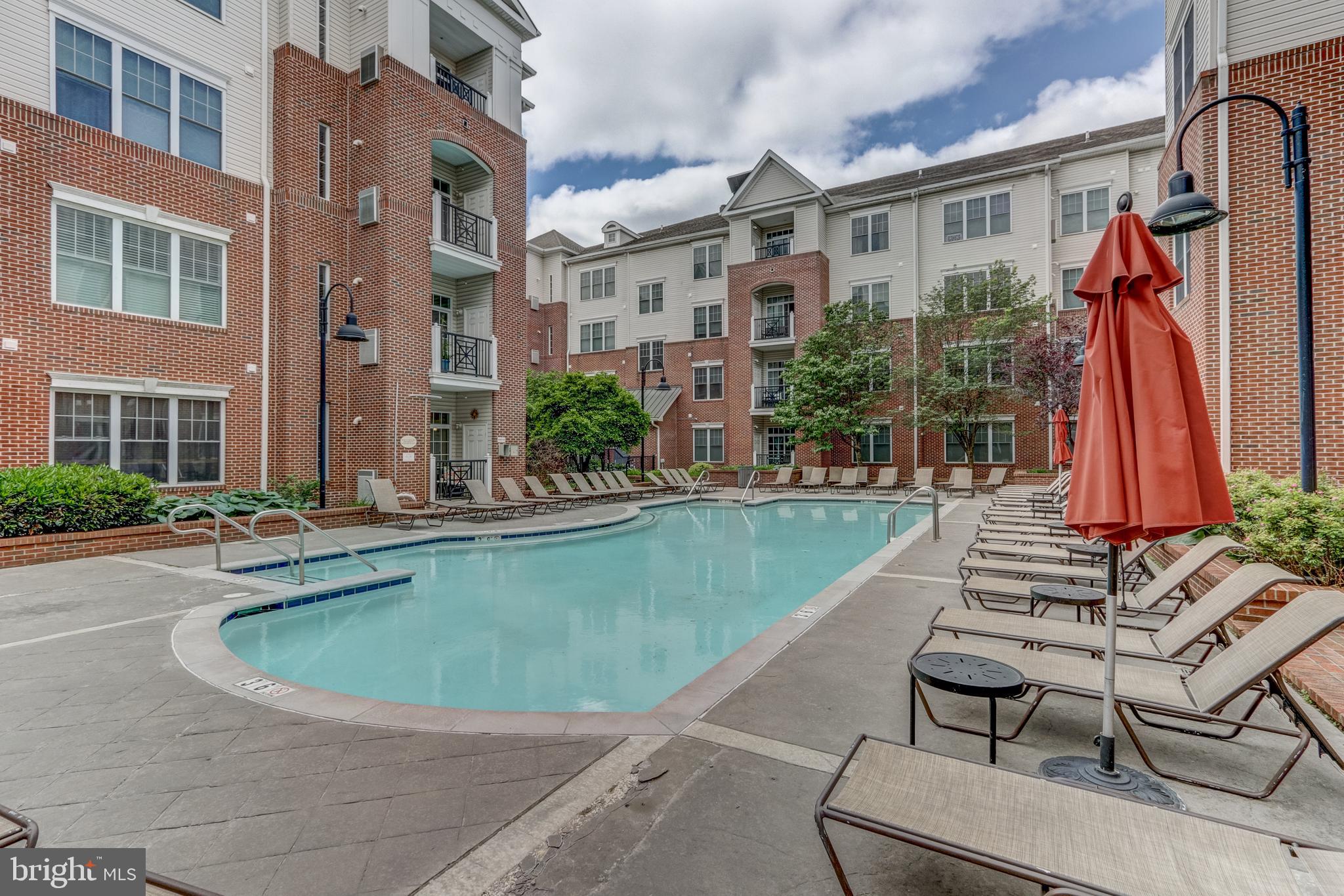 THE GRANDE AT RIVERVIEW - Residential