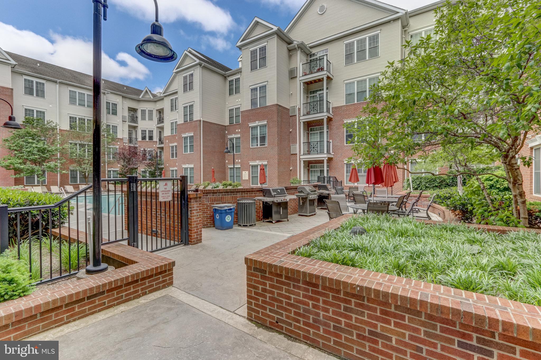 THE GRANDE AT RIVERVIEW - Residential