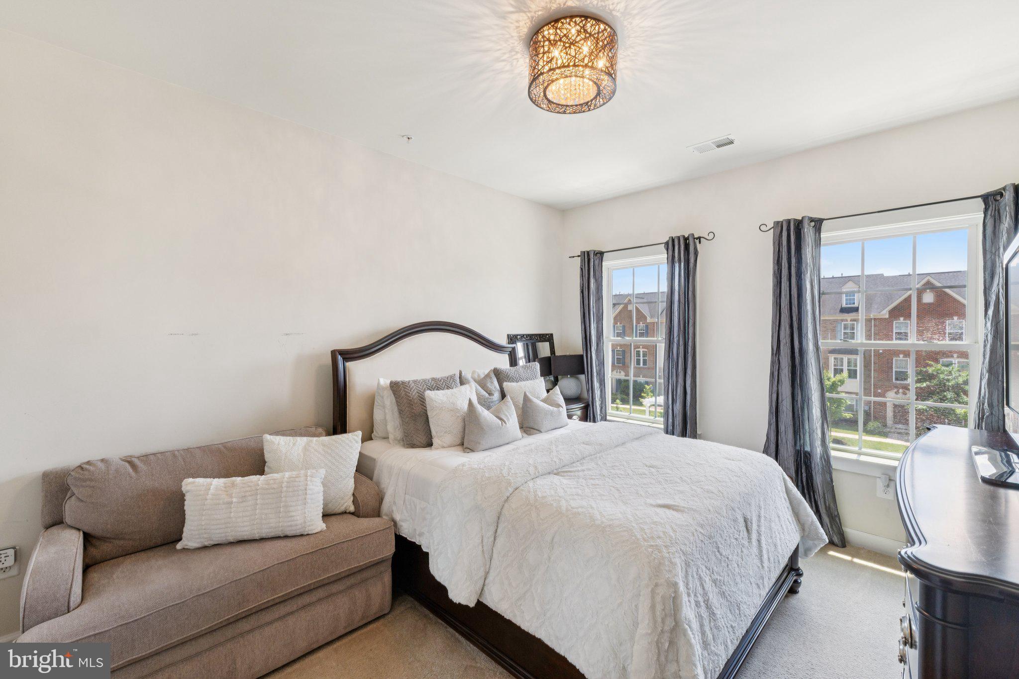 GREENBELT STATION - Residential