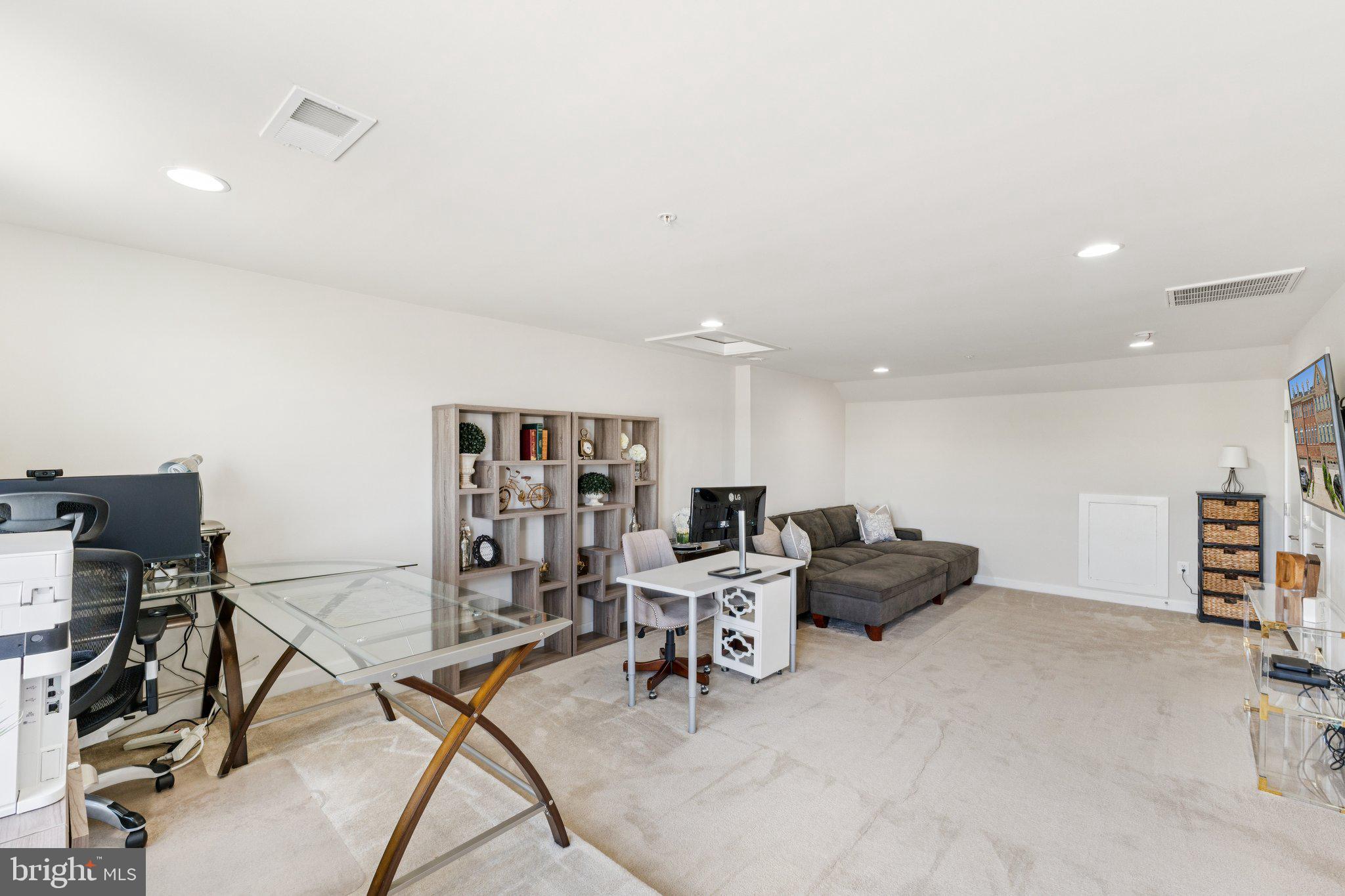 GREENBELT STATION - Residential