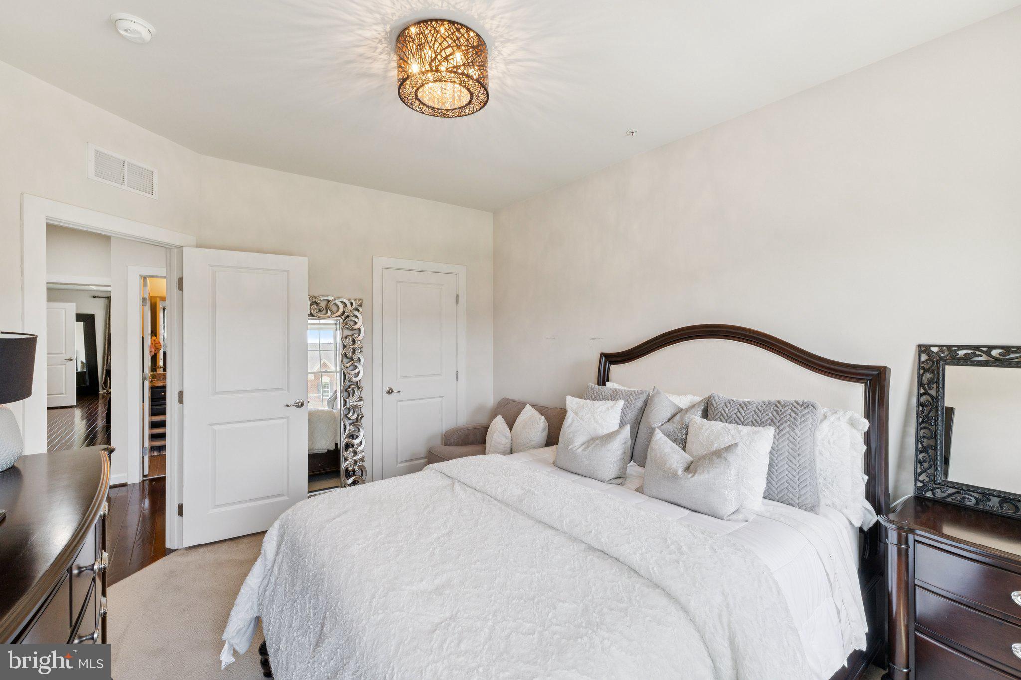 GREENBELT STATION - Residential