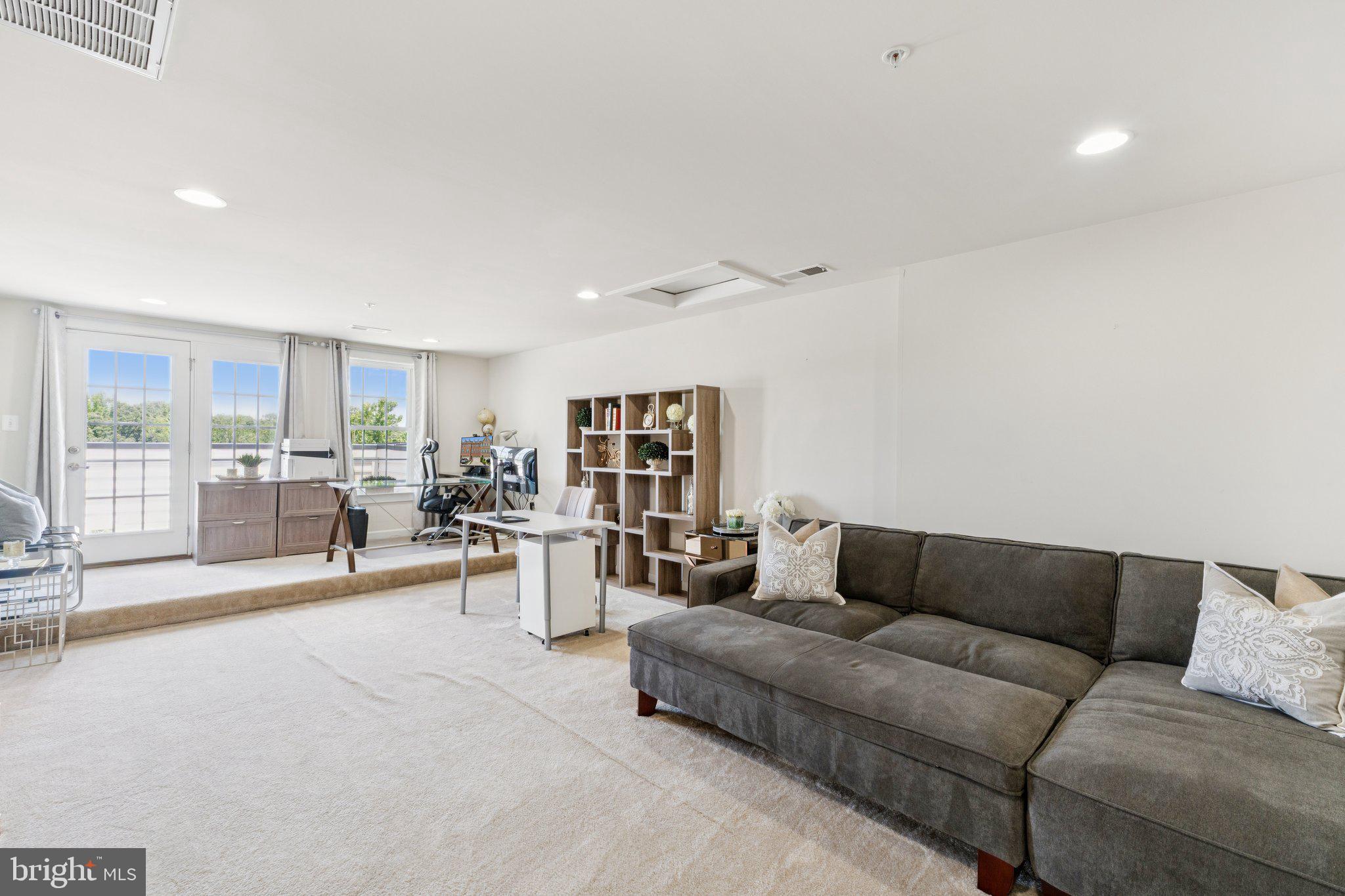 GREENBELT STATION - Residential