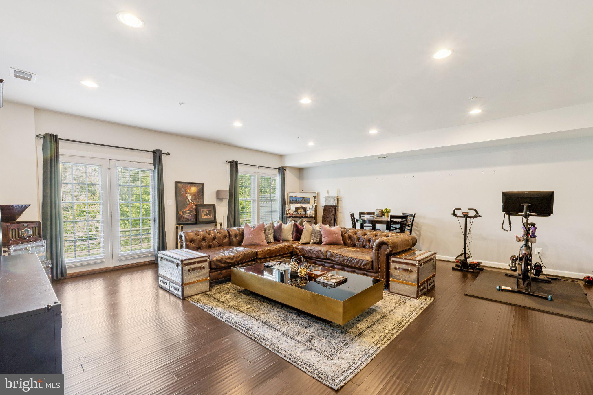 GREENBELT STATION - Residential