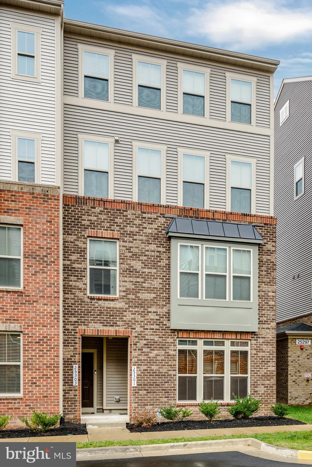 LOUDOUN CROSSING - Residential