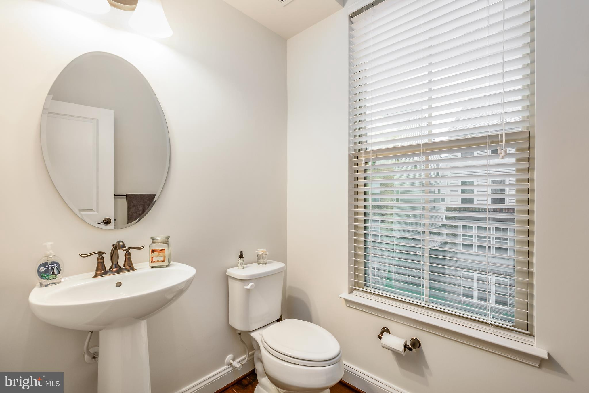 LOUDOUN CROSSING - Residential