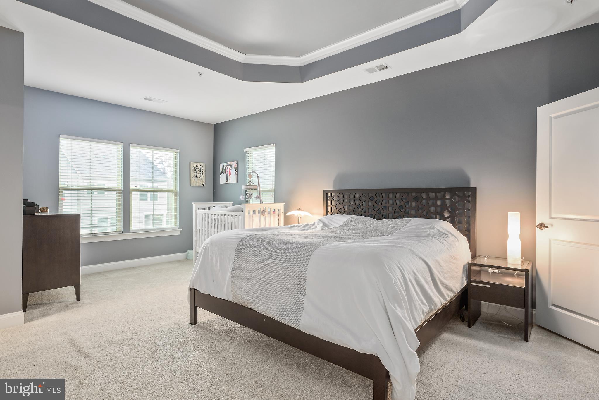 LOUDOUN CROSSING - Residential