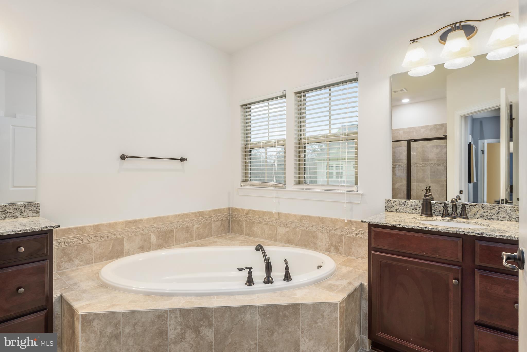 LOUDOUN CROSSING - Residential