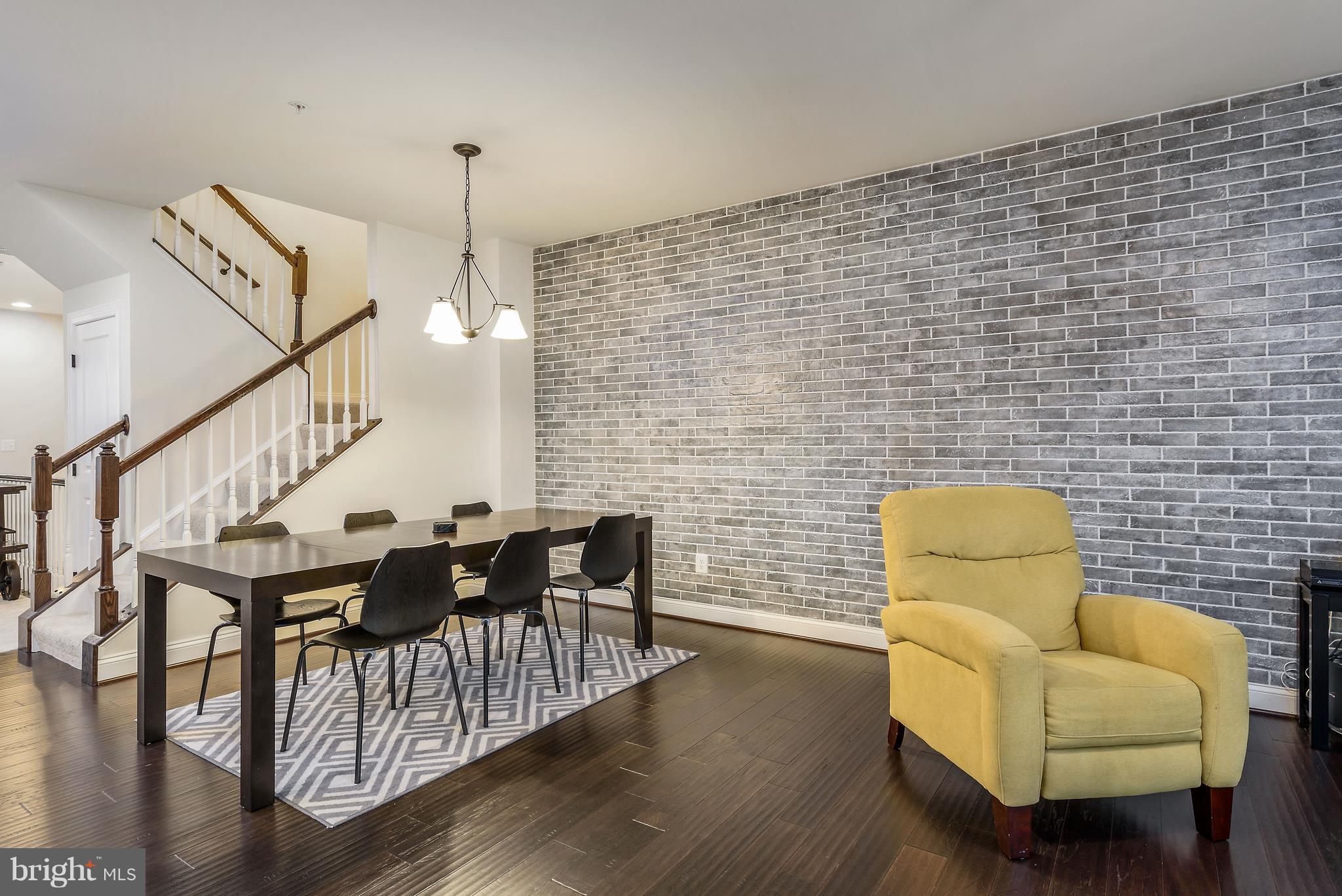 LOUDOUN CROSSING - Residential