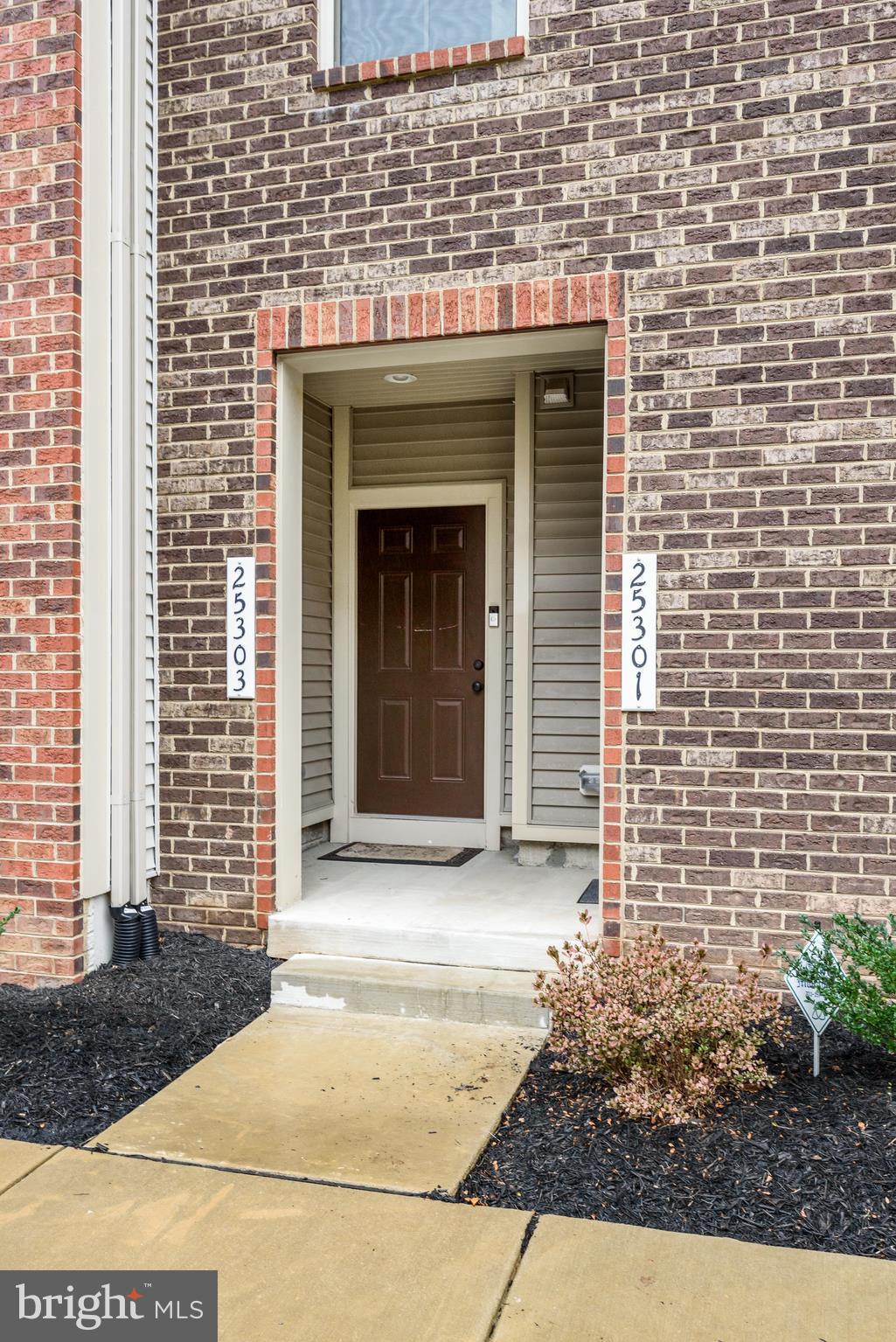 LOUDOUN CROSSING - Residential