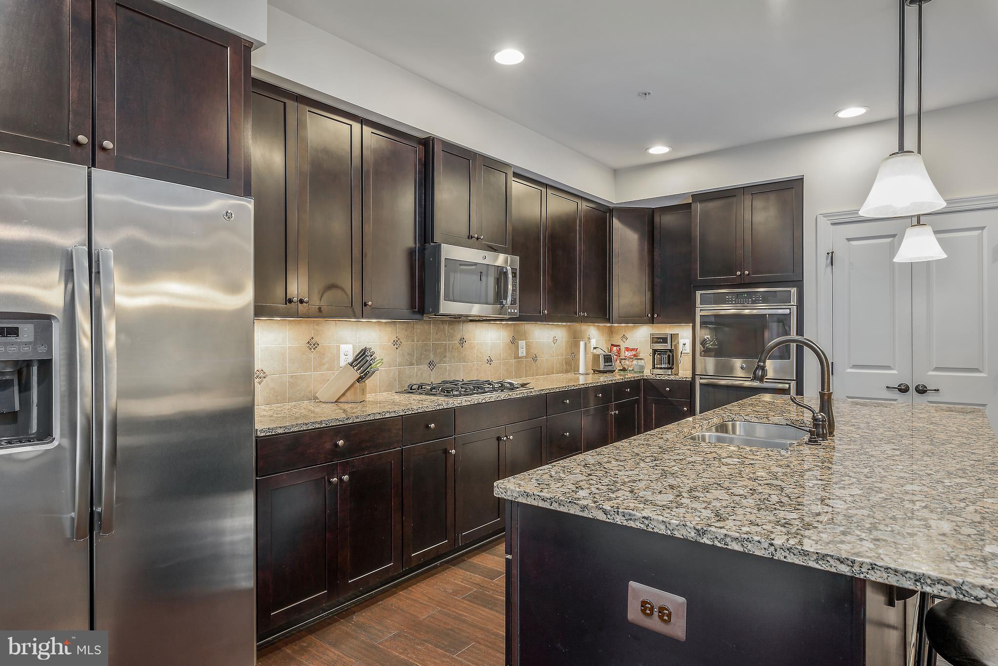 LOUDOUN CROSSING - Residential