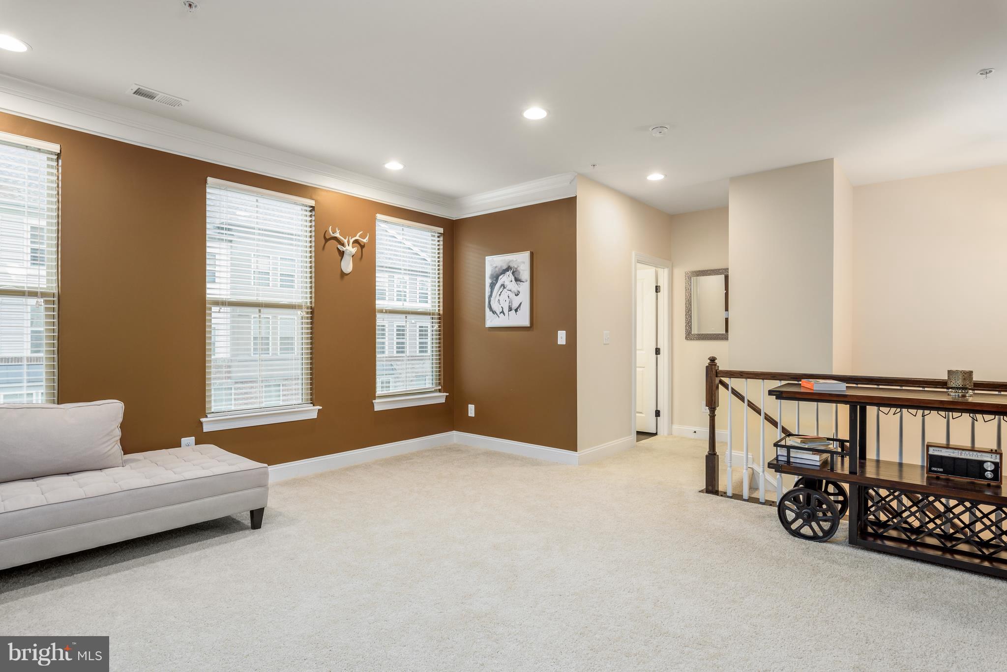 LOUDOUN CROSSING - Residential