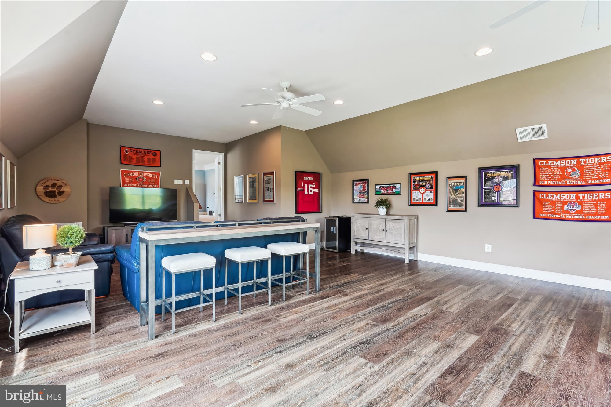 SOUTH RIDING - Residential