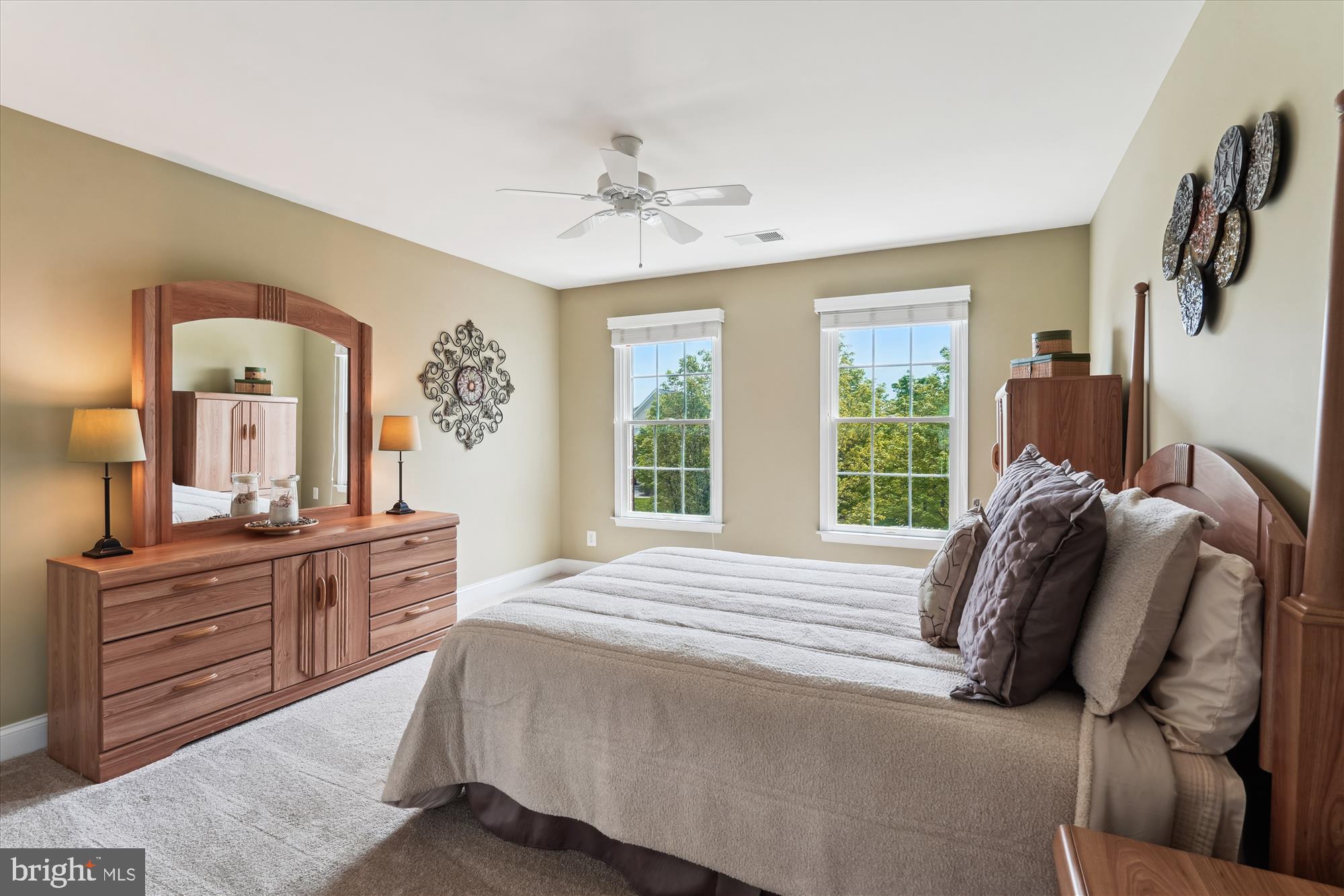 SOUTH RIDING - Residential