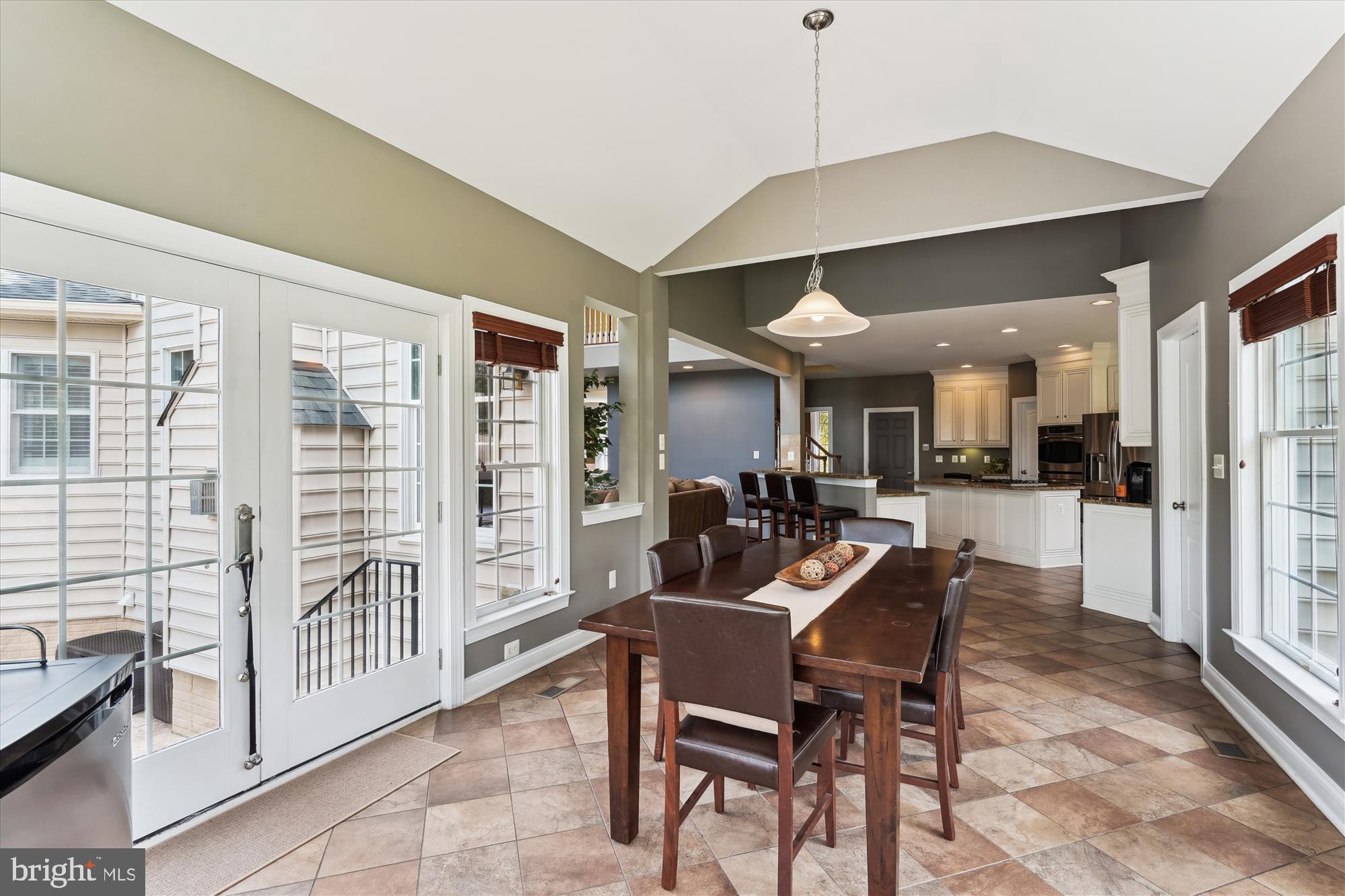 SOUTH RIDING - Residential