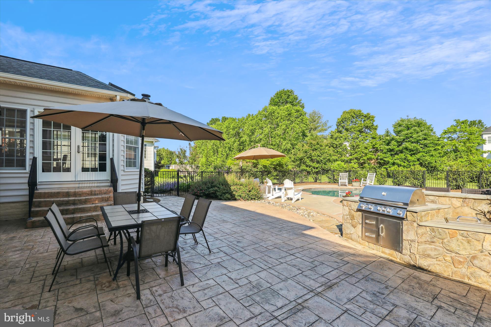 SOUTH RIDING - Residential