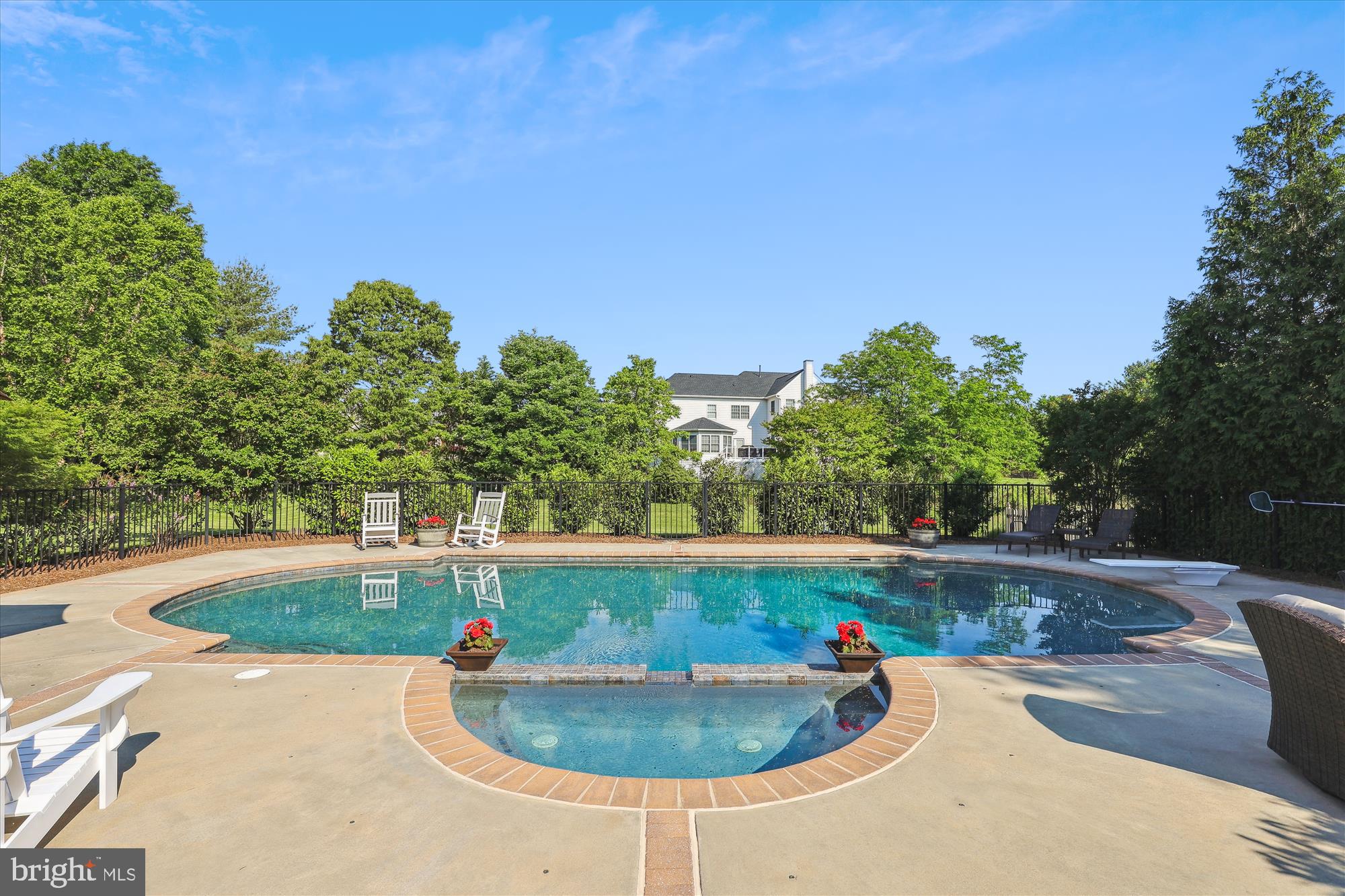 SOUTH RIDING - Residential