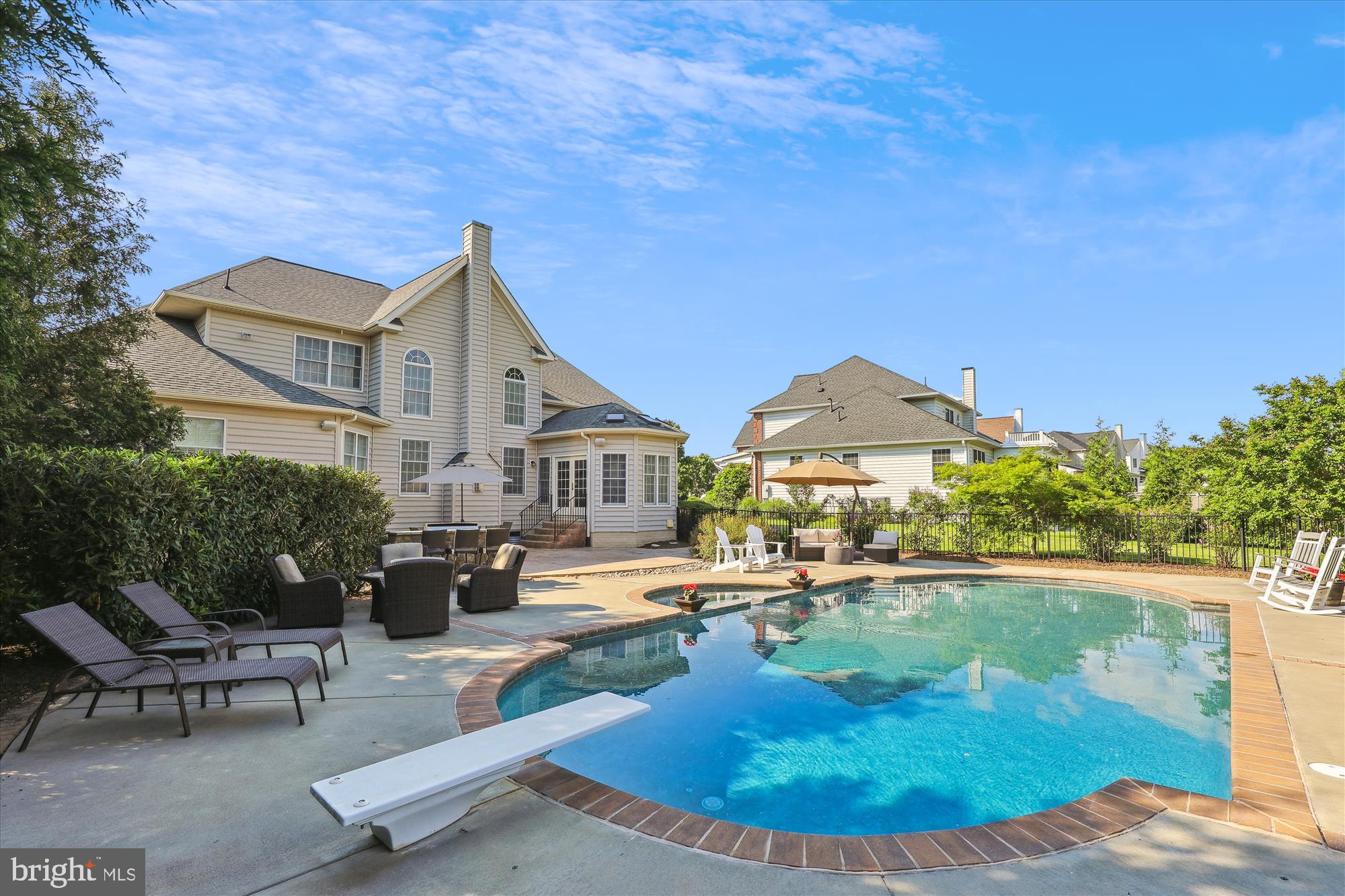 SOUTH RIDING - Residential