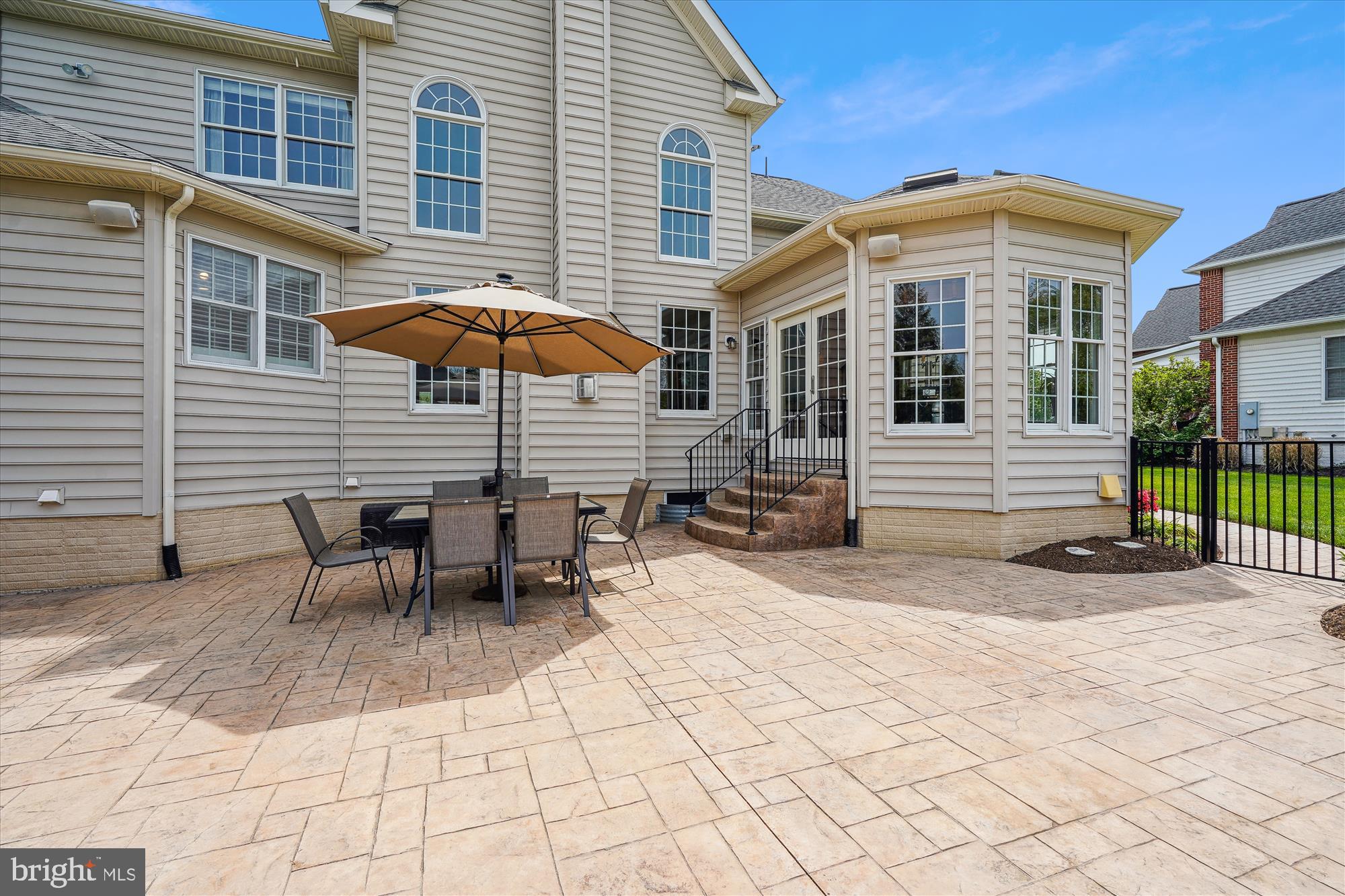 SOUTH RIDING - Residential