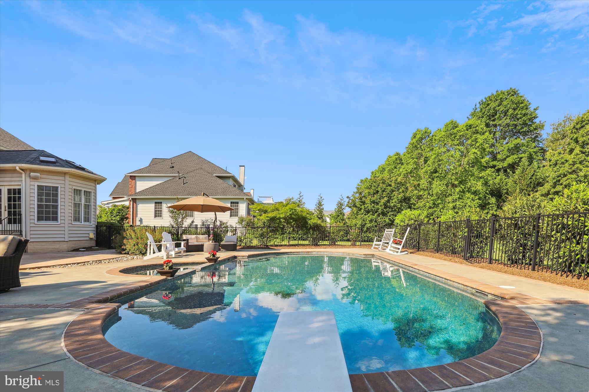 SOUTH RIDING - Residential