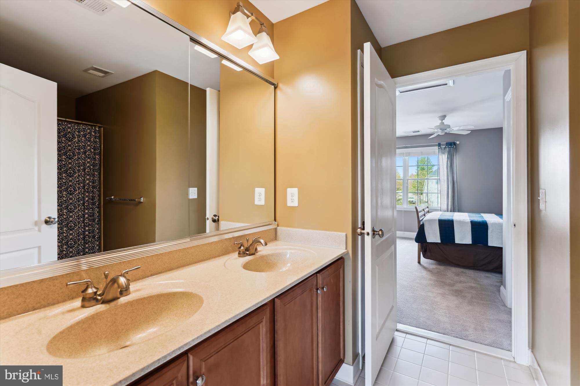 SOUTH RIDING - Residential