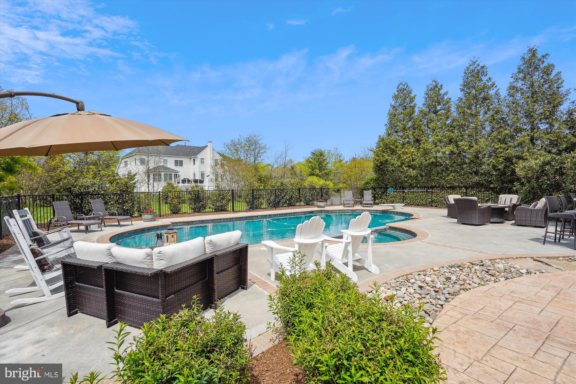 SOUTH RIDING - Residential