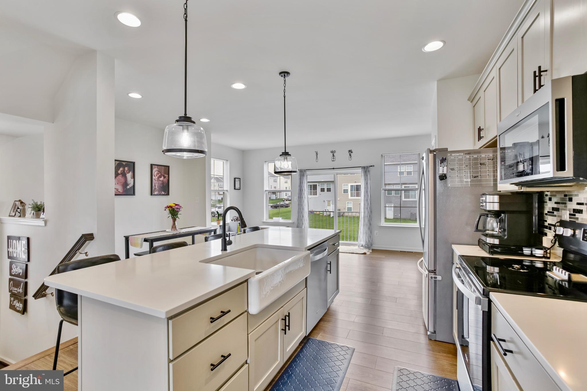 OVERLOOK AT RIVERSIDE TOWNHOMES - Residential