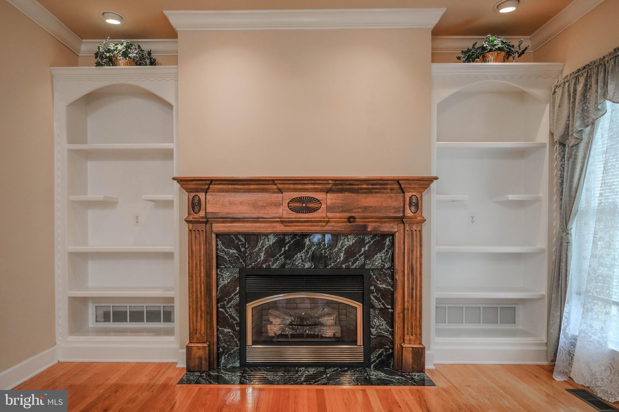 LOCUST HILL - Residential