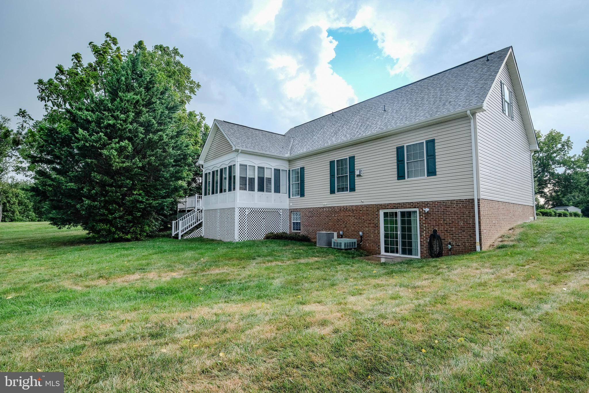 LOCUST HILL - Residential