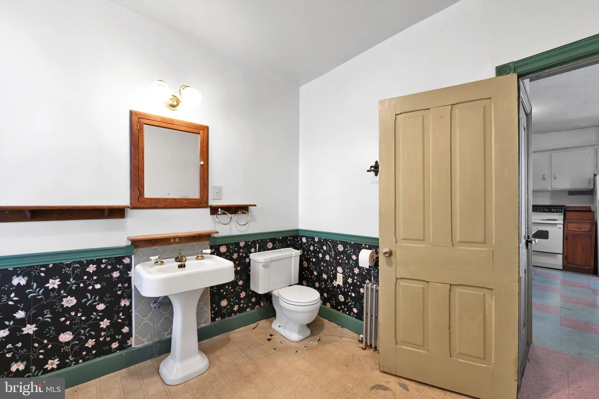 Hershey, Pennsylvania 17033, United States, 3 Bedrooms Bedrooms, ,2 BathroomsBathrooms,Residential,Pending,86420