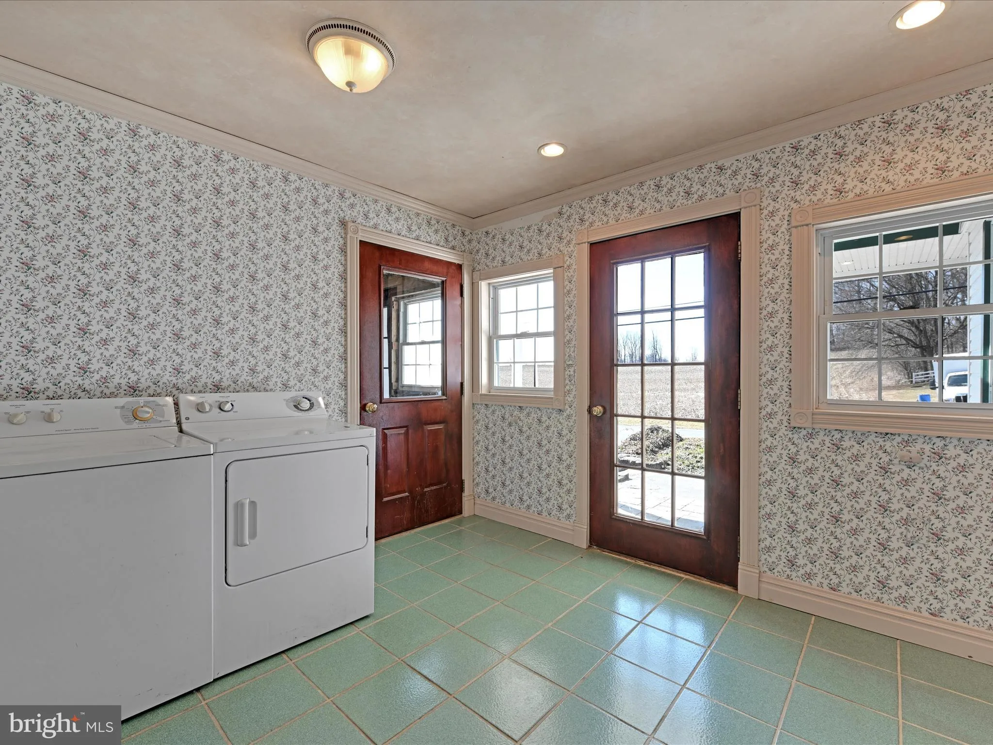 Hershey, Pennsylvania 17033, United States, 3 Bedrooms Bedrooms, ,2 BathroomsBathrooms,Residential,Pending,86420