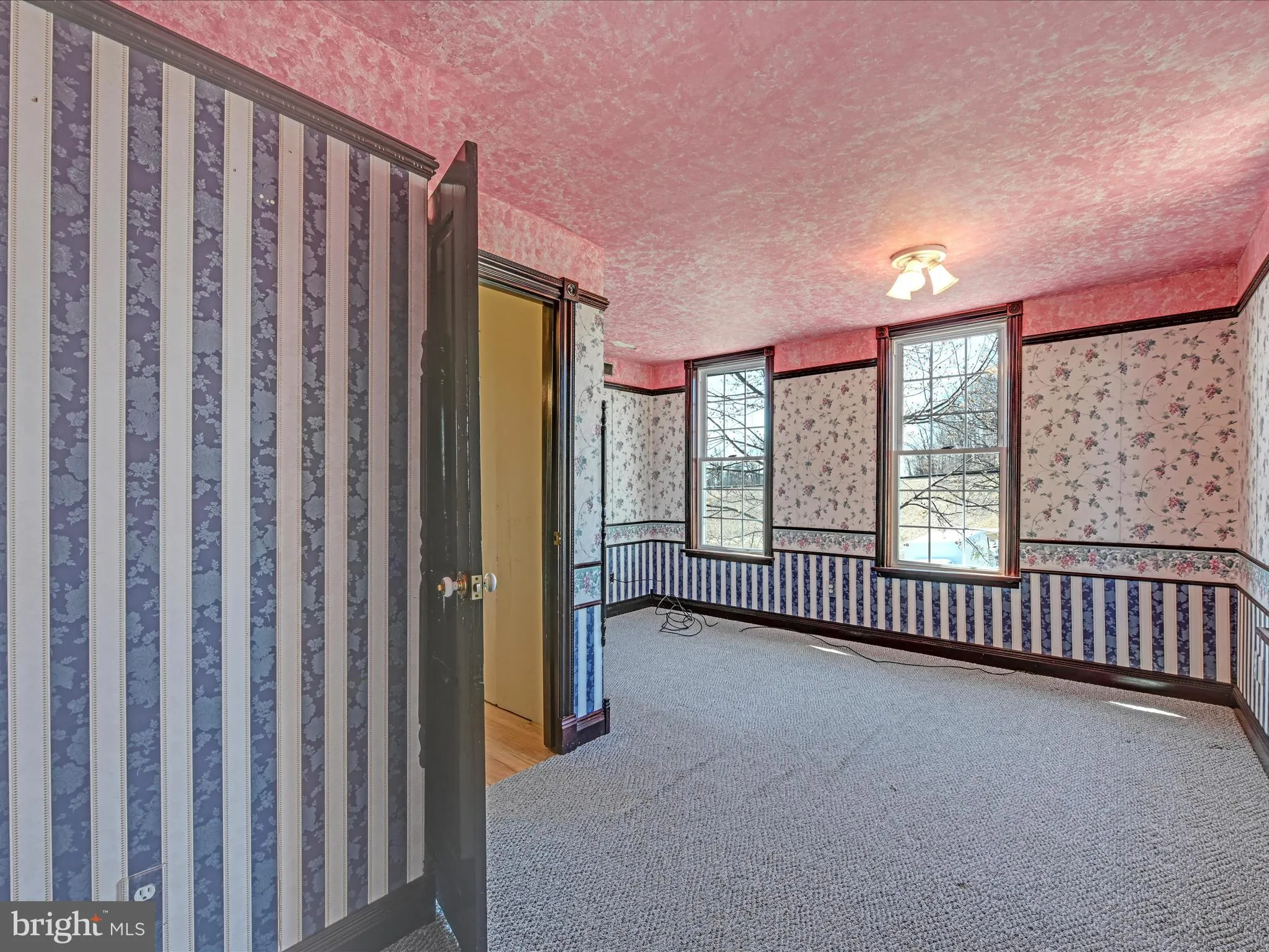 Hershey, Pennsylvania 17033, United States, 3 Bedrooms Bedrooms, ,2 BathroomsBathrooms,Residential,Pending,86420