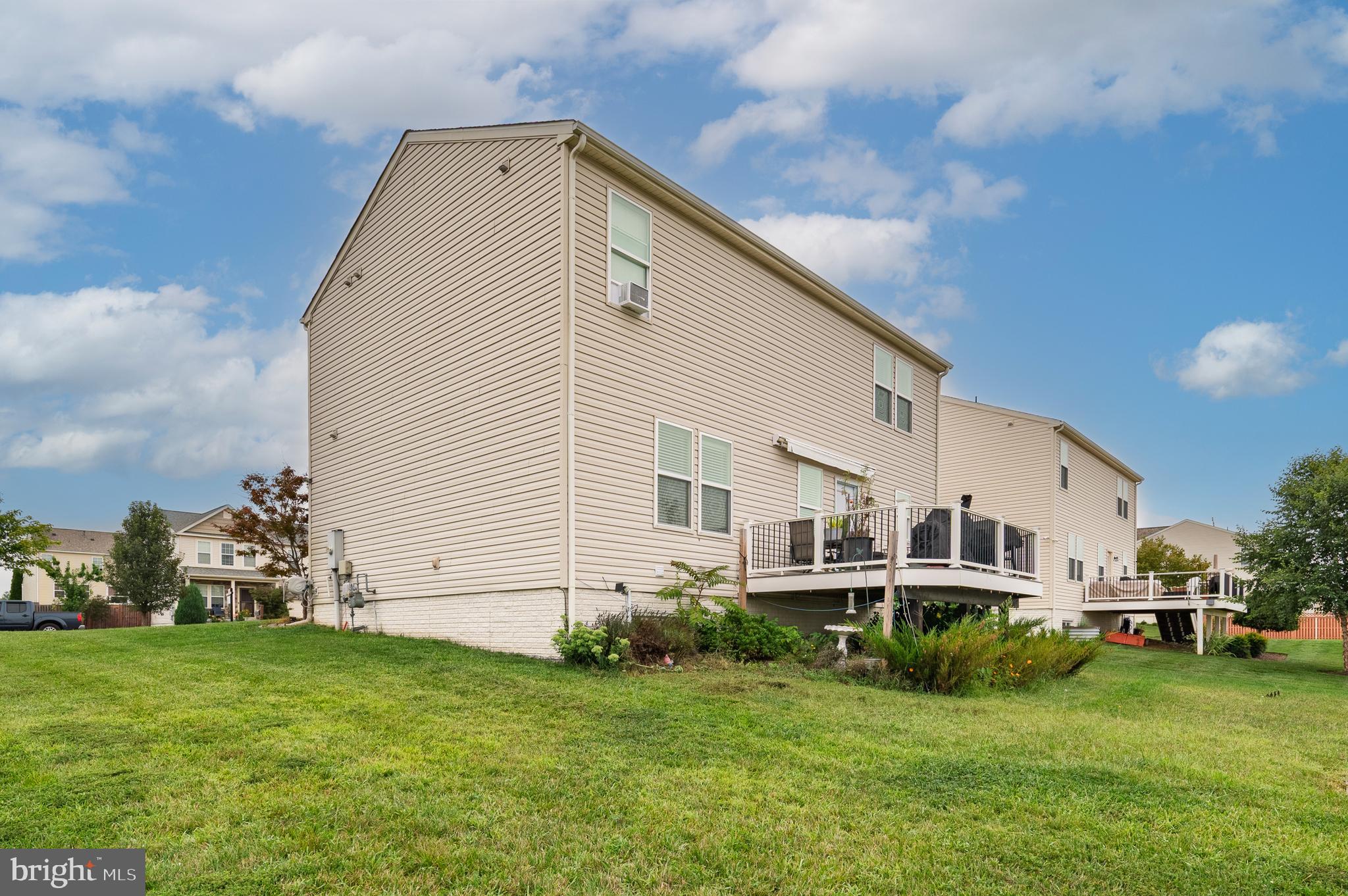 MEADOWS EDGE - Residential