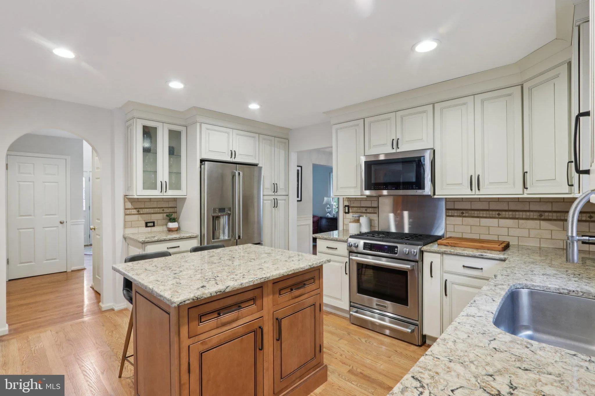 Hatboro, Pennsylvania 19040, United States, 4 Bedrooms Bedrooms, ,4 BathroomsBathrooms,Residential,Contingent,207981