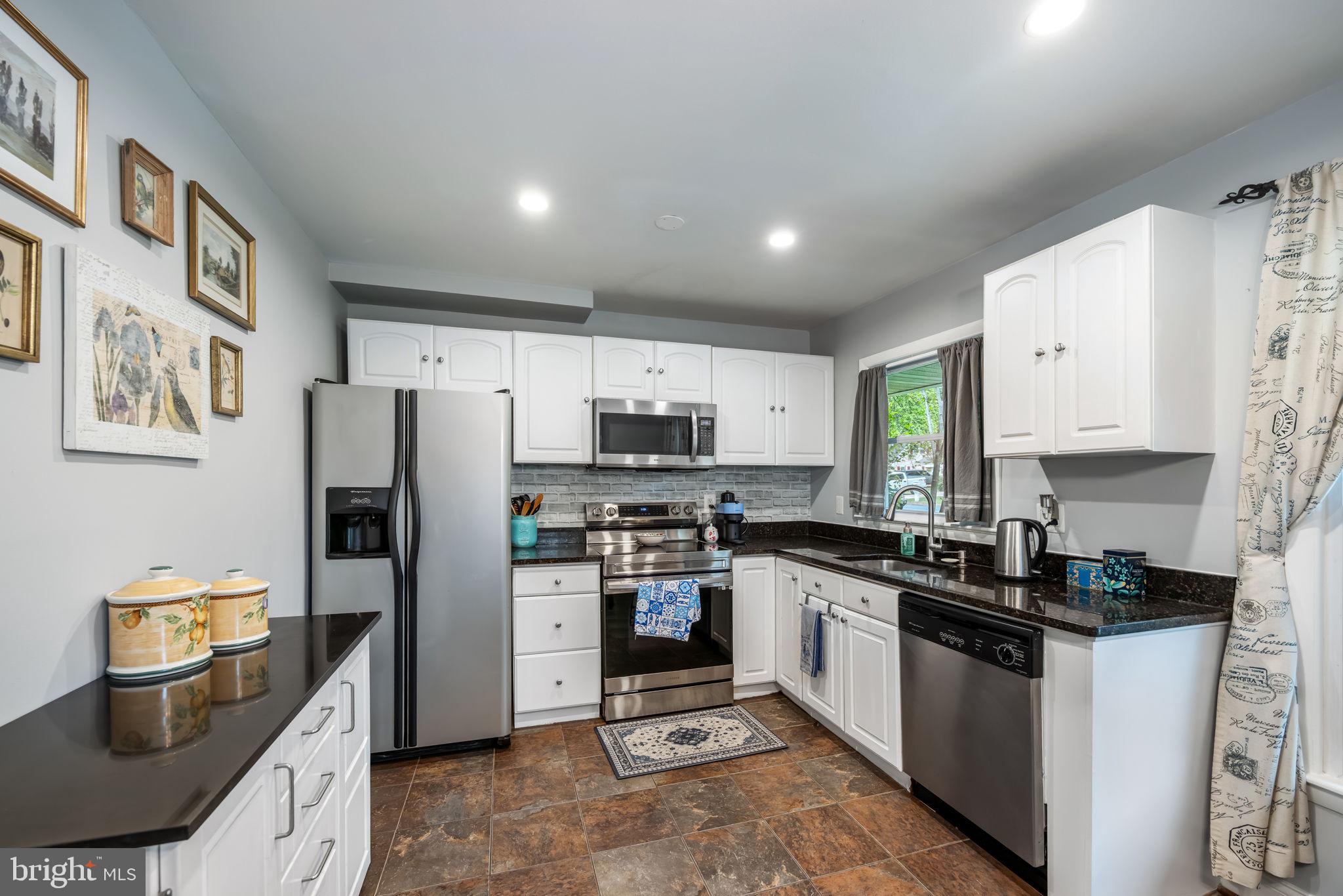 6004 BROOKVIEW DRIVE