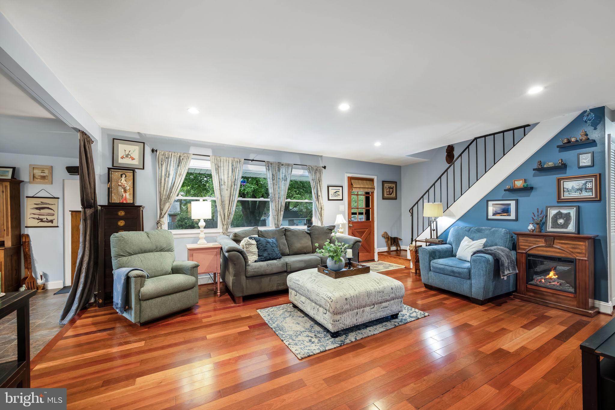 6004 BROOKVIEW DRIVE