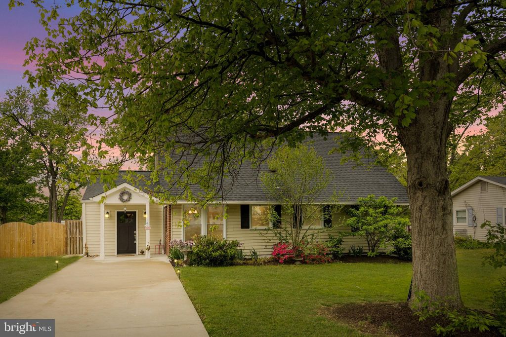 Photo of 6004 Brookview Drive, ALEXANDRIA, VA 22310 (MLS # VAFX2292256)