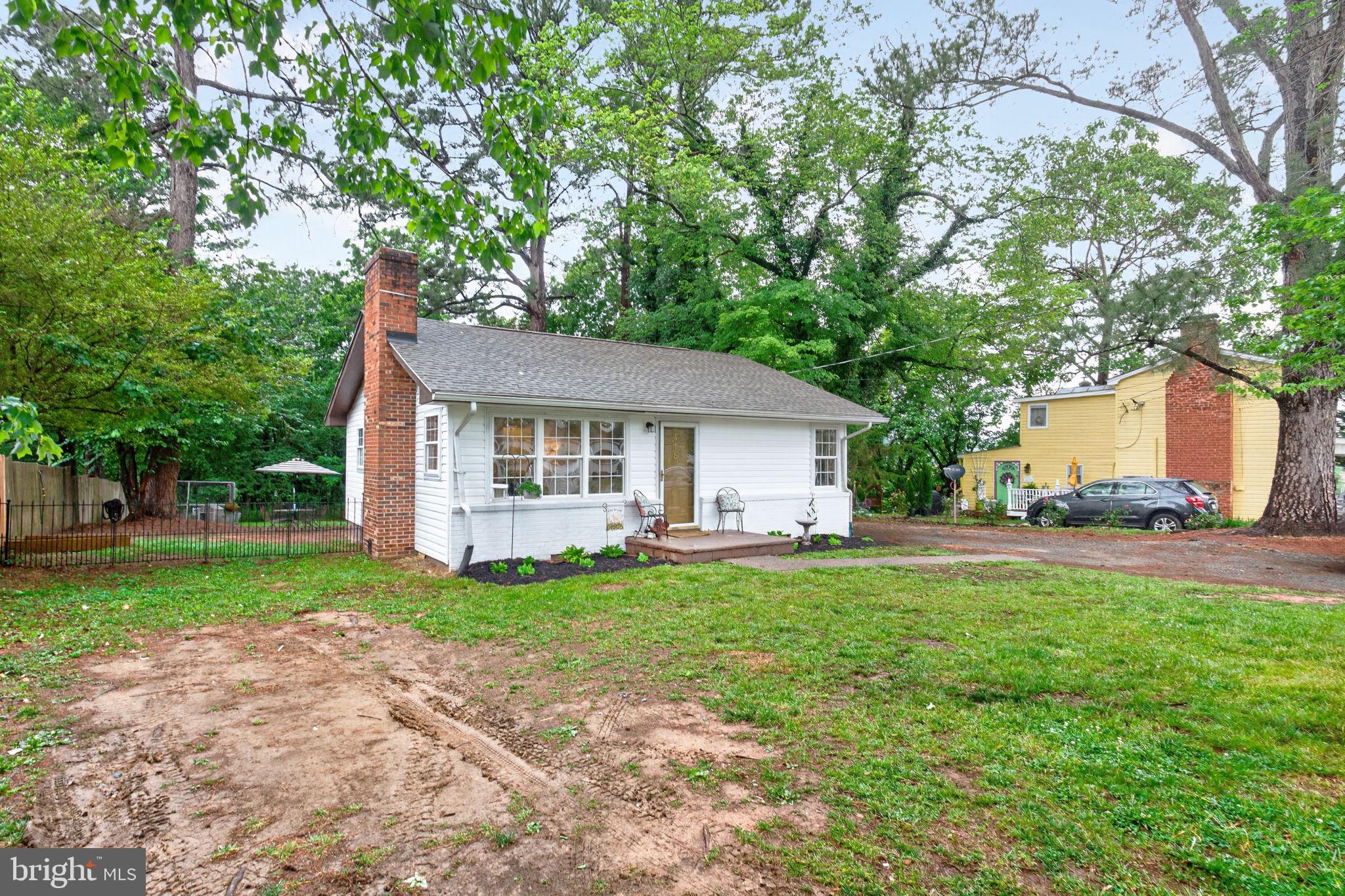 TOWN OF GORDONSVILLE - Residential