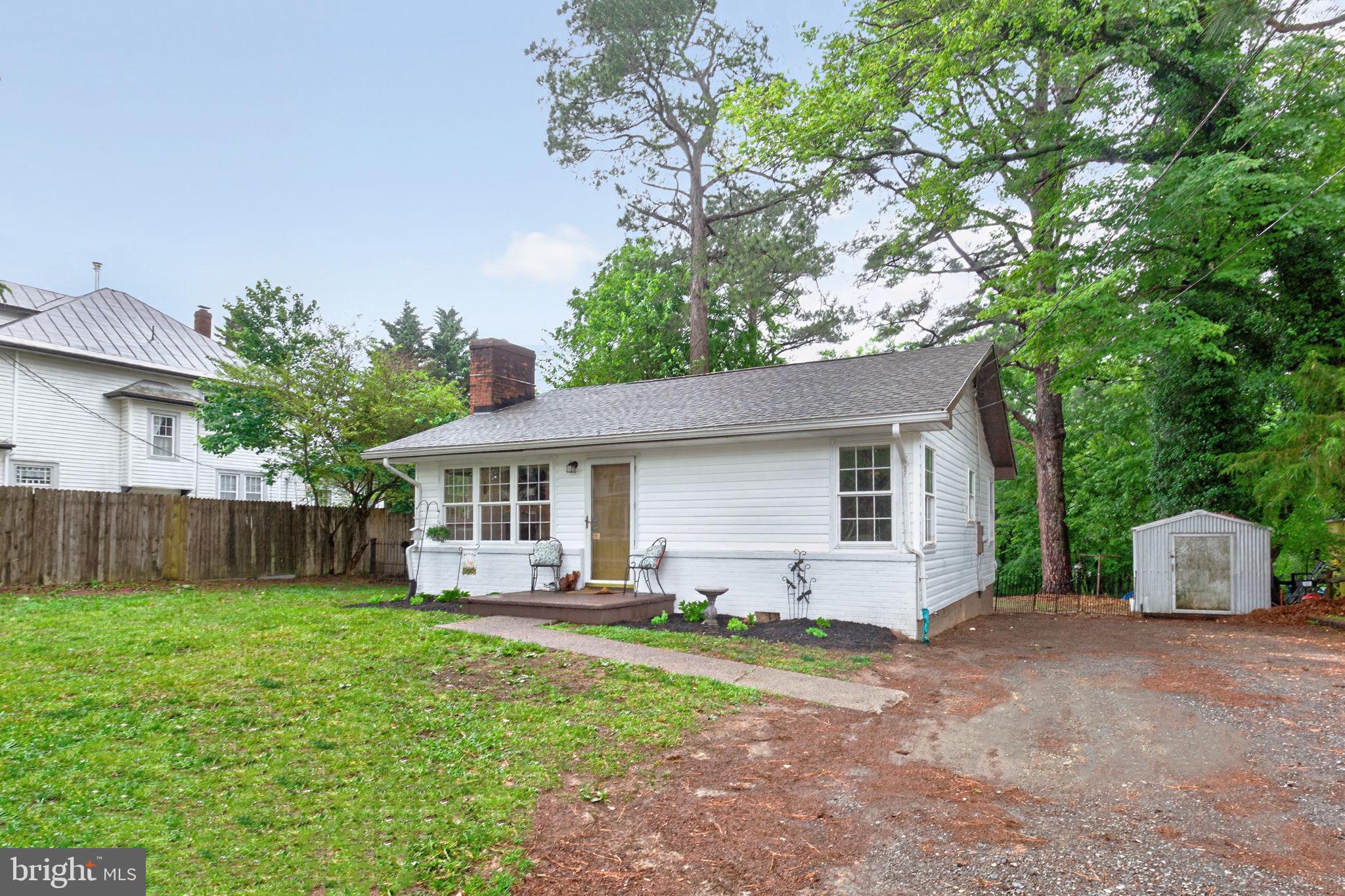 TOWN OF GORDONSVILLE - Residential