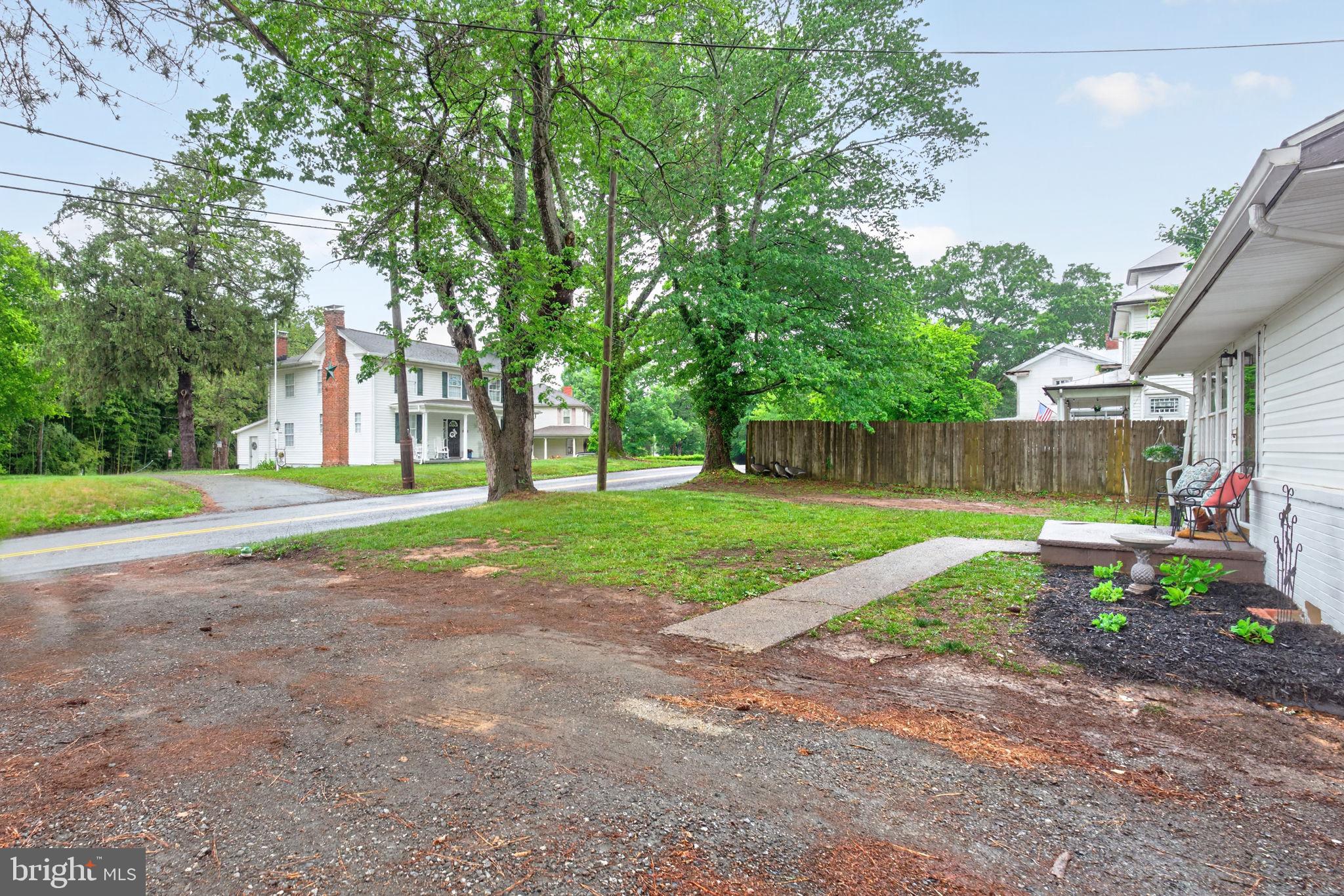 TOWN OF GORDONSVILLE - Residential