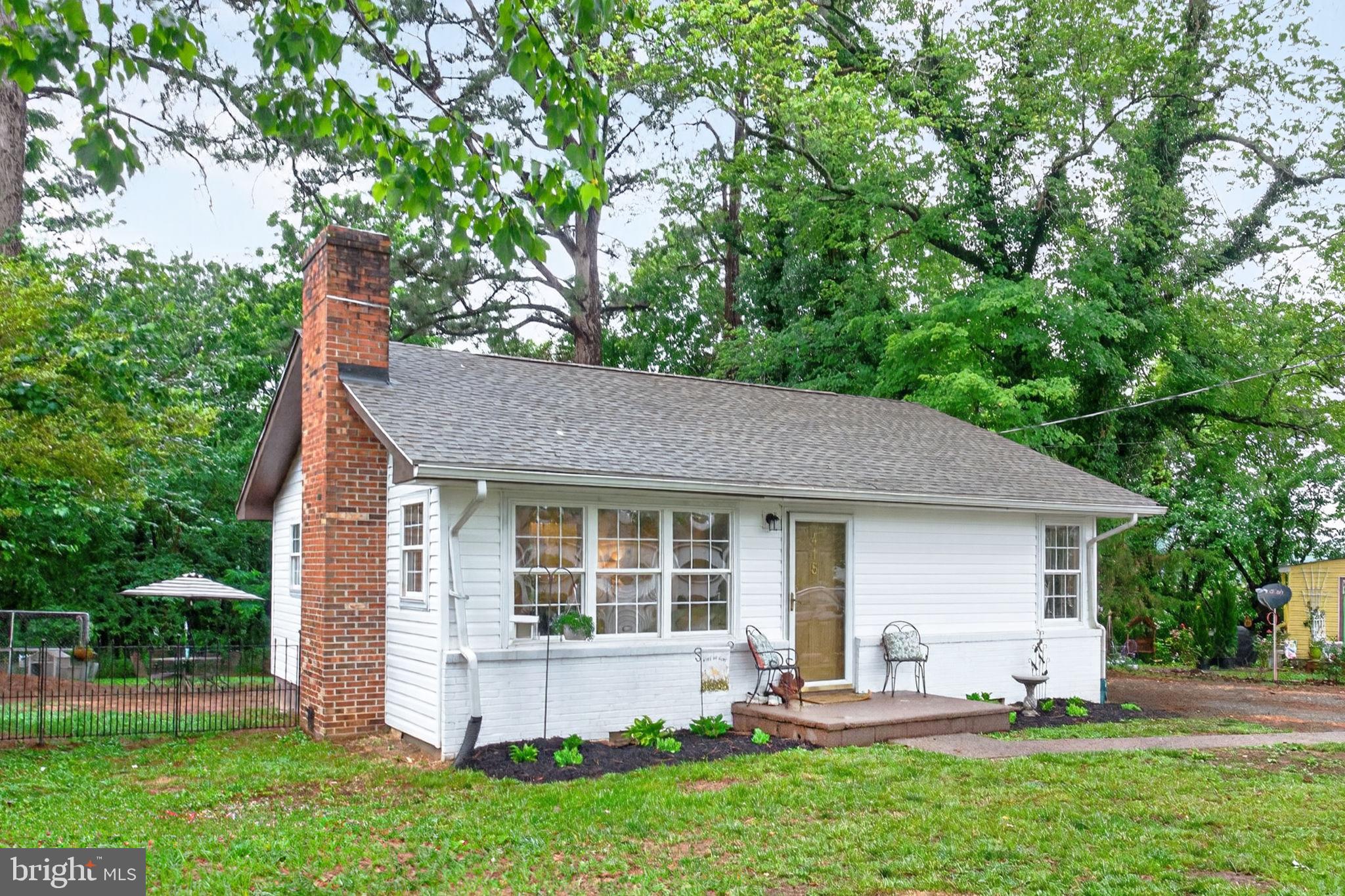 TOWN OF GORDONSVILLE - Residential