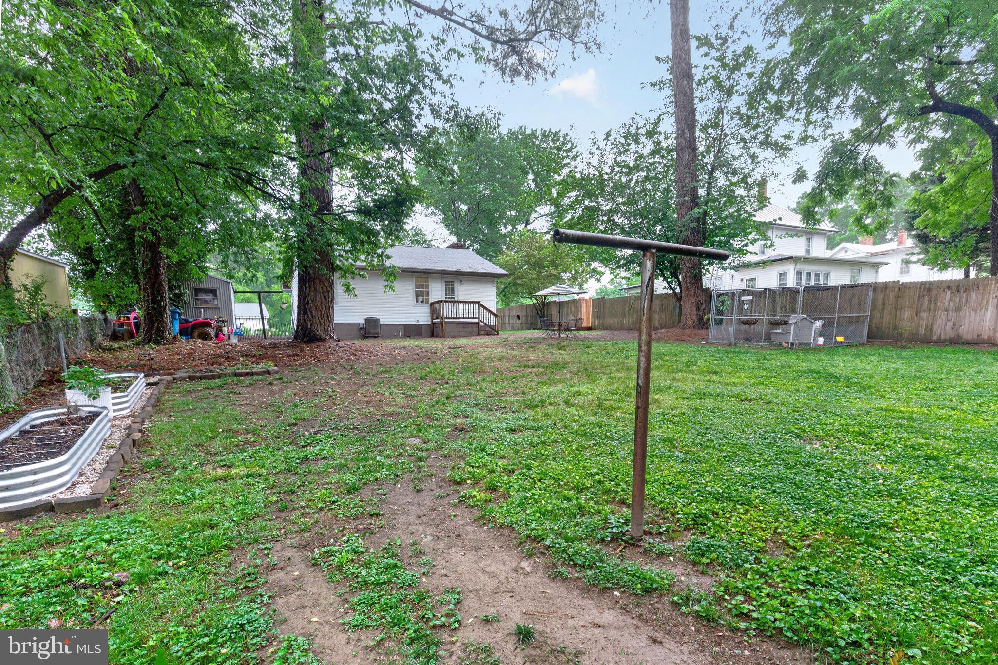 TOWN OF GORDONSVILLE - Residential