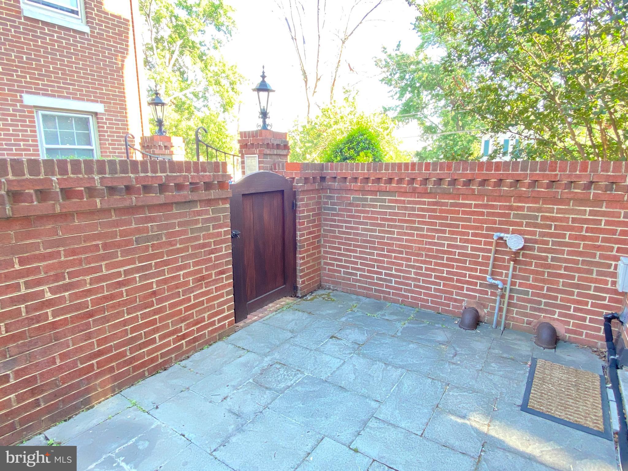 WASHINGTON SQUARE - Residential Lease